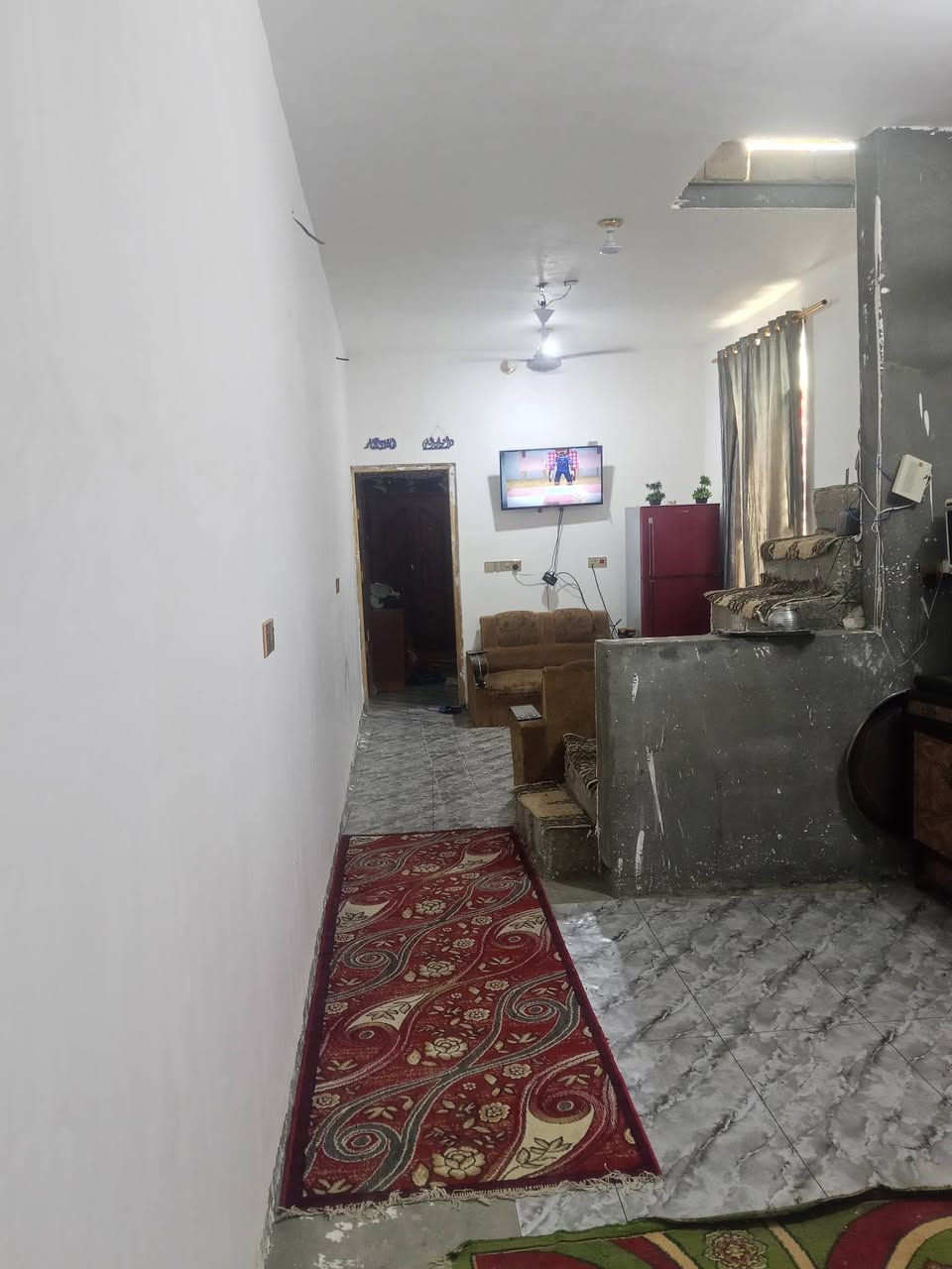 بيت 100 متر عند البو حجر مقابيل مجمع الخير عشارع خدمات تبليط الشركه بعد خمسين مترا نت ضوئي كهرباء ماي خط مولد مدرسه قرار محكمه البناء غرفه صاله وصاله طعام ومطبخ حار براني حمامات 

بيع نقد فقط 

***********
