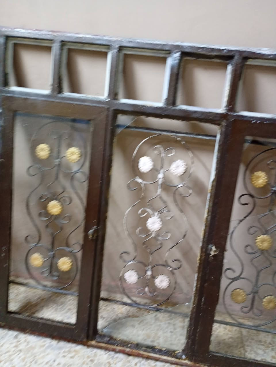 شباك مع باب كامل سعر 75الف مع ***********
