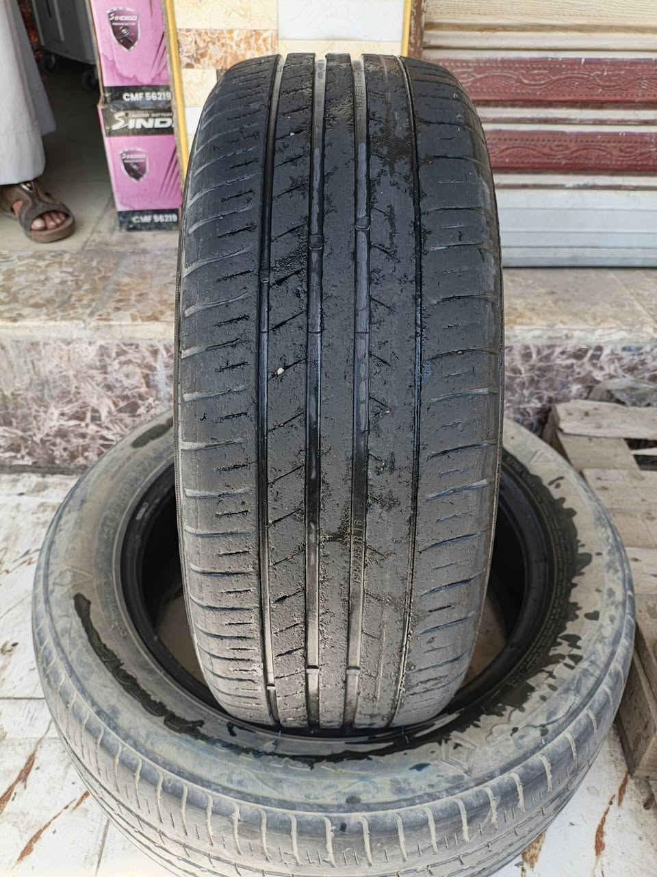 سلام عليكم اخوان زوج تايرات+ تكه الحجم نظافه ع نص
زوج 205/55/16 سعر 25 قفل مع شد 
تكه حجم 195/55/16 سعر 10 الف
مكاني حي القدس مدخل من جهة سادين حي الانتصار 
رقم تلفون ***********/‏‪***********‬‏
