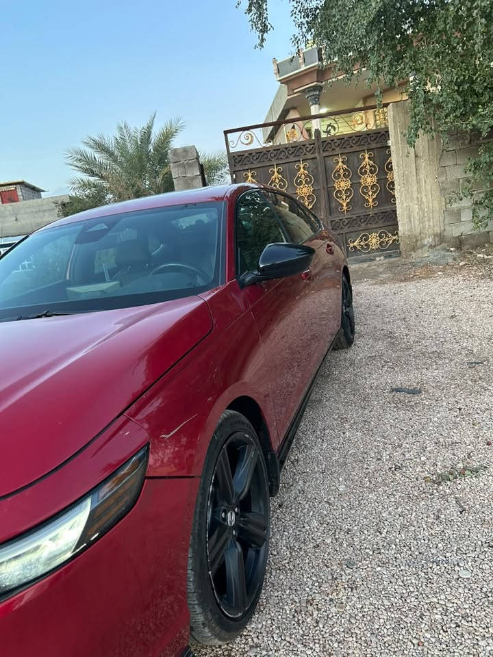 [بسم الله الرحمن الرحيم]
السلام عليكم هوندا اكورد 

فئة SPORT-L

ماشية  ٧٥ الف ميل قابل للزياده 

موديل 2024   هايبرد 

فول مواصفات 

•كشنات جلد تدفئة

•ذاكرة تخزين

• مكينة 2000 هايبرد تنفس طبيعي

• كير اوتوماتيك 

• شاشة كبيرة

• ⁠سستم سماعات 

•فتحه سلايد

• كاميرا خلفية 3 انظمة

• كراسي كهرباء 

• رادار امامي

• مانع تصادم

• محدد مسار 

• تصحيح مسار

• شفتات بالستيرن

• مثبت سرعة

• مانع انزلاق

• دخول ذكي 

• إنارة ترحيبية

• هندبريك كهرباء

• عداد ديجيتال

•لايت عدسات زينون

• نظام اوتو لايت Auto

• لايت العالي زنون 

اوتو هولد للبريك

• حساسات مطر 

• حساسات امامي خلفي 

• حساسات ضغط هواء الإطارات

• أوامر صوتية

• 4 أنظمة قيادة (eco,individual , sport,normal )

السعر 178بيها مجال بسيط 

الحادث البنيد مصبوغ نفسه 

مرفق كل الصور

مكاني بغداد

***********
