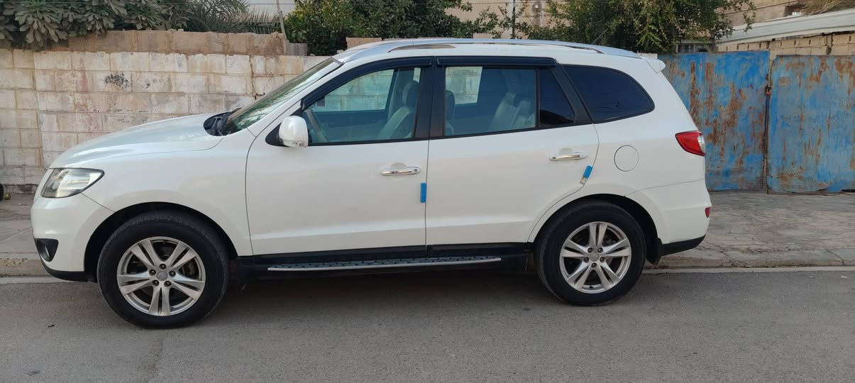 سنتافي 2009/  خليجي محدث 2012 كامل مواصفات مكفوله من الضرر والصبغ فقط شبر ب البنيد موضح في الصور 
ث
3 قطع تبريد 7 راكب فتحه ب قمارة فول مواصفات محرك 6/ 2700 المرغوب
محرك بدون تبخير او تنقيص كير نظيف 
داخل نظيف صدر قبل يومين تبديل جديد مع درايف شفت اصلي كامل مع دبلات
سعر 135 وبيها مجال رقم ***********
