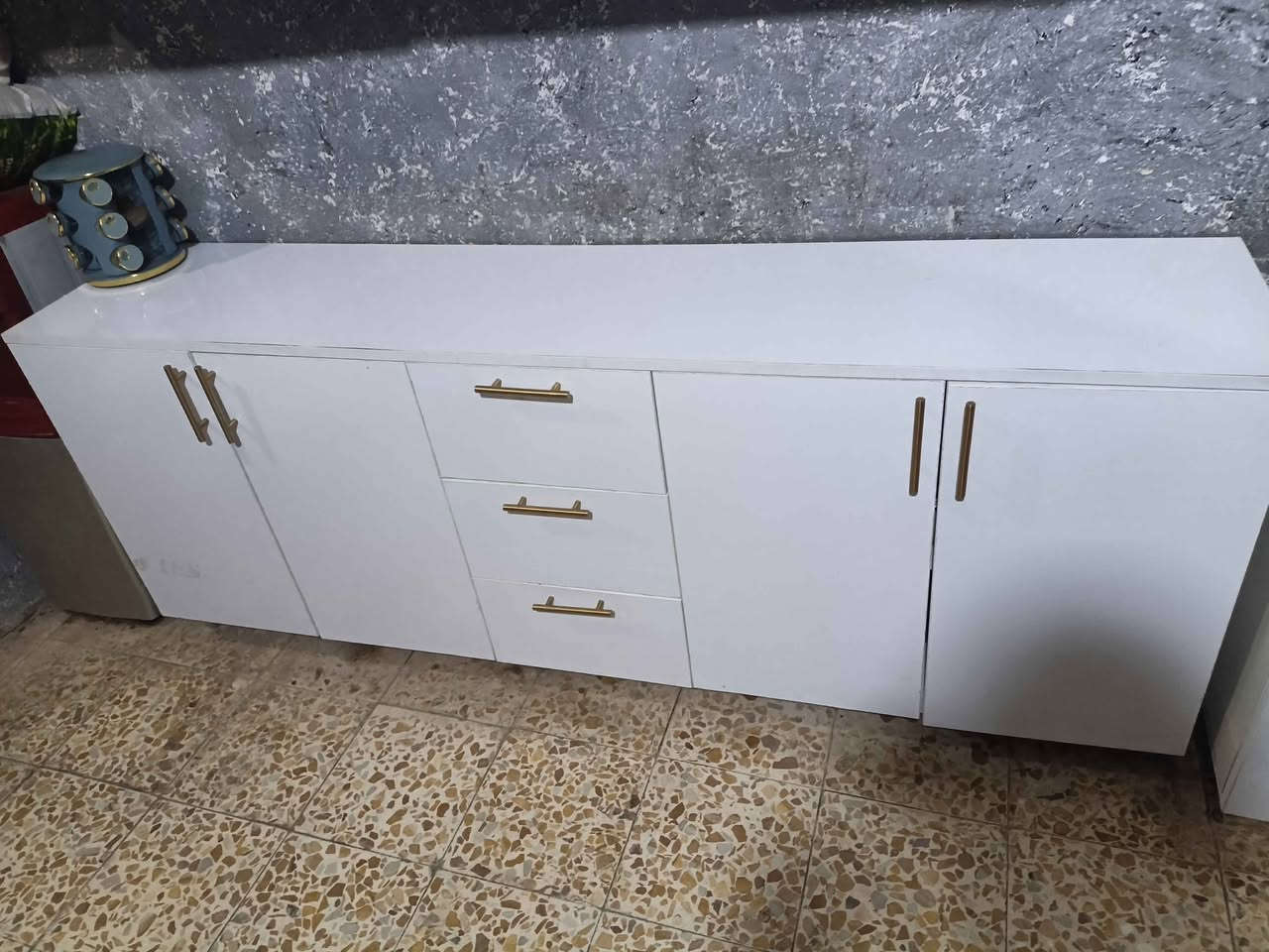 السلام عليكم عندي كاونتر صار شهر من اشتريتة يعني بعدة جديد اندي اف مو المنيوم قياس 2 متر الكاونتر والملحق والسنك قياسة متر وعشرين السعر (300) وبي مجال رقم *********** كربلاء, العراق
