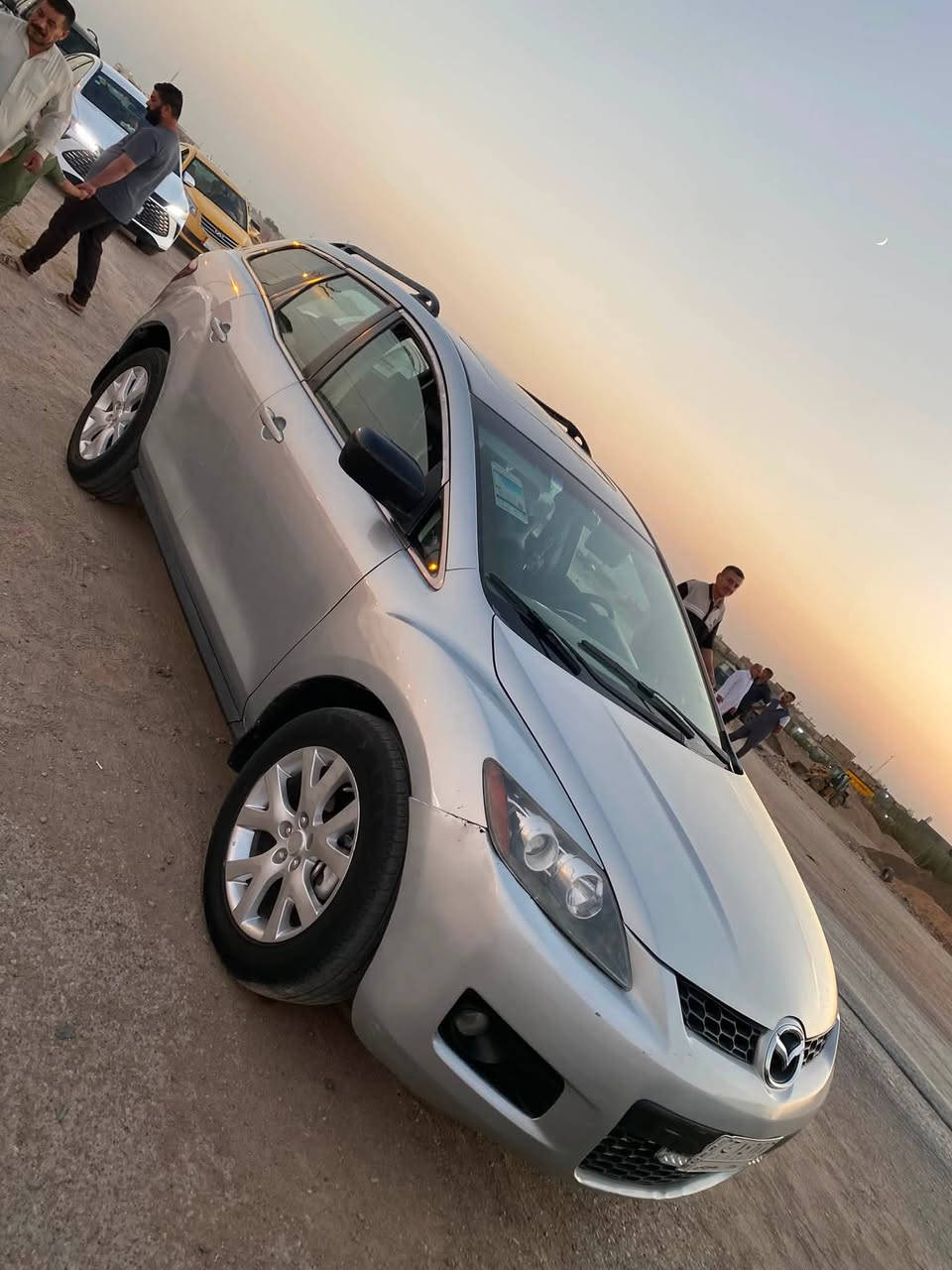 البيع او مراوس حسب إقناعه 
السلام عليكم مازدا cx7مديل 2007مكينه 4سلندر فور ويل 2500مكينه وكير حداديه خير من الله تخم تاير كهربائيات كله شغاله شاشه كأمره خلفيه حساسات كشنات كهربائيه تحكمات فتحه سقف سنتر لوك شغال رقم بغداد تحويل ثاني يوم السعر 65وبيه  مجال اتصل على الرقم مكاني بل كوت ***********
