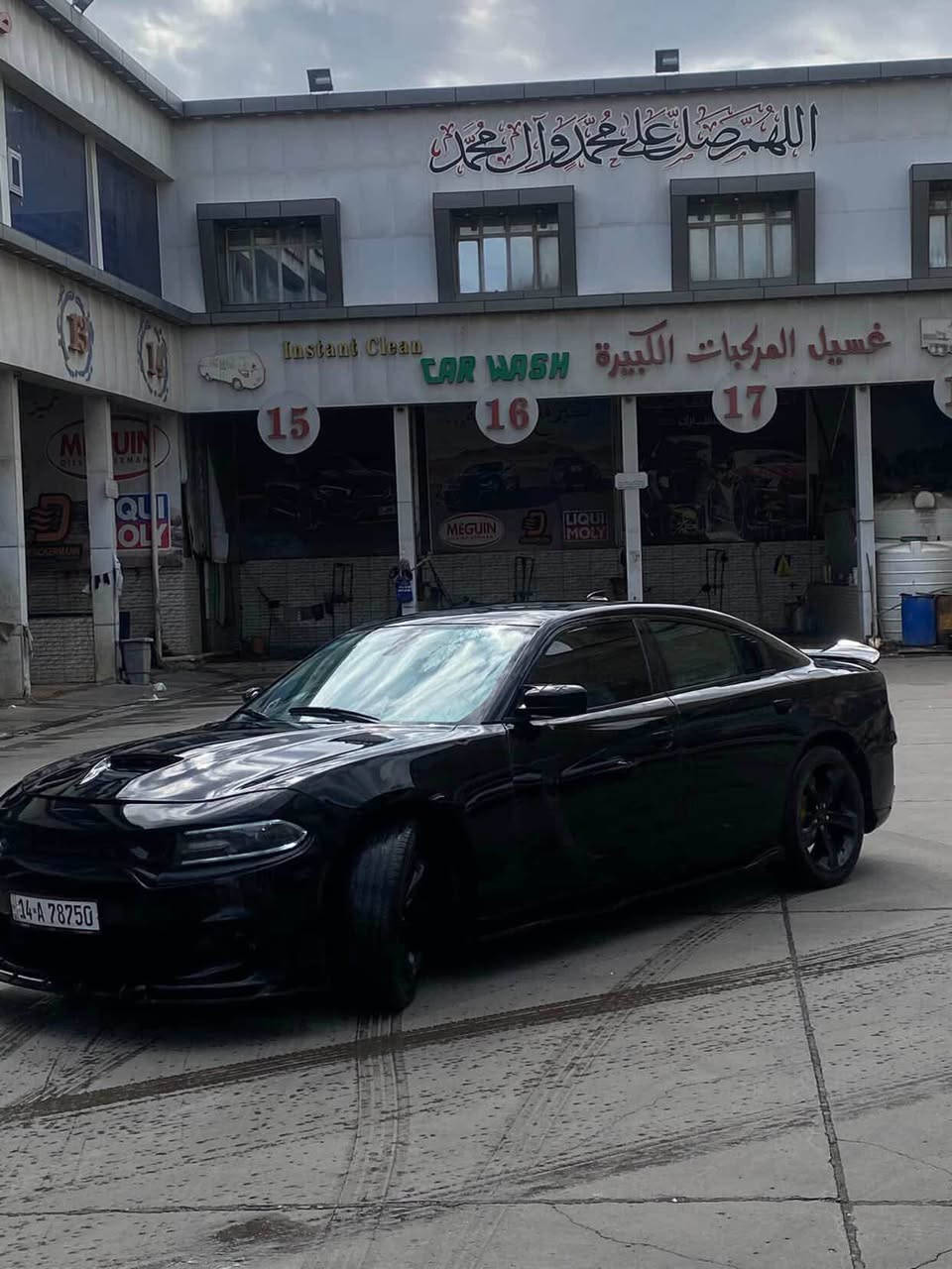 ---

*للبيــــــــع دوج جارجر SXT 2016* 🚗💨

*المواصفات:*
- *الفئة*: SXT فول عدا الفتحة
- *الموديل*: 2016 - *وارد امريكي*
- *الرقم*: بصرة - سنوية جديدة + رقم جديد
- *الممشى*: 130 الف ميل فقط
- *الحادث*: بجم فقط

*الاضافات:*
- لحية امامية + دفيوزر + دوسات جانبية
- كفرات + زعانف + داخل كاربون فايبر احمر
- السيارة مسستمة ومصروفة

*حالة المكينة:*
- *ملاحظة*: عليها منظومة غاز، حالياً المكينة نص عمر لان ولفاتها تعبانه شويه

*السعر: 149 $* $14,900

*المكان*: البصرة - الامن الداخلي
*للاستفسار واتساب*:
***********
--- البصرة, العراق
