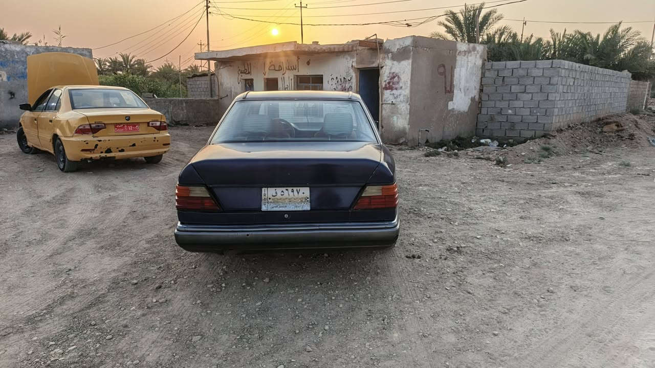 السلام عليكم سياره للبيع مرسيدس دب موديل 86 سنويه نافذه بال 23 مصفره من للغرامات كير ومكينه مكفولات مصبوغه صبغ جماليه السعر27 وبيها مجال
العنوان ميسان صدر المجر 
(***********)
