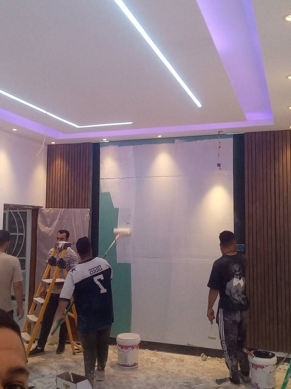 ​💡 الإبداع في عالم الإنارة والكهرباء! 💡
كهربائي محترف بخبرة واسعة يقدم لكم أفضل الخدمات لتنفيذ وتصميم أحدث الديكورات الضوئية:
●​إنارة البروفايل 
●جميع أنواع الإنارات
●​تأسيس وتشطيب: أعمال كهربائية متكاملة بضمان، أمان عالٍ، واهتمام بأدق التفاصيل
《​دقة في المواعيد، جودة في التنفيذ، وأسعار تنافسية!
​📞 للتواصل والحجز:ابو جنيد [***********]
