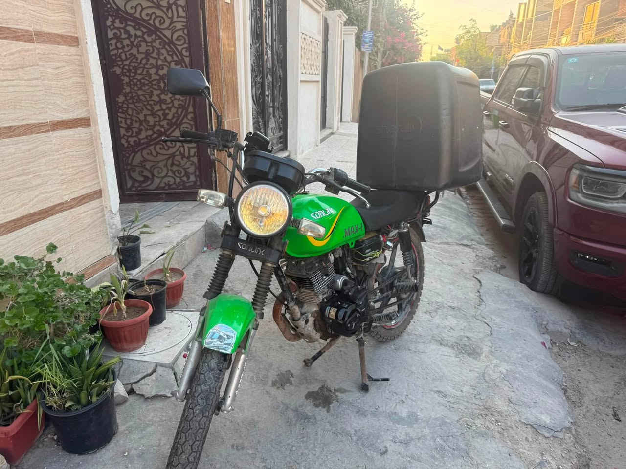 السلام عليكم دراجه سونيك ماكس  للبيع الدراجه مديل 24 نظيفه بس يرادلها باتري باقي غراضها كلها جديده ما بيها اي نقص وياها صندوق مثل ما موضح بل صور سعرها 600 مكاني الشعب قرب بانزينخانه عدن 
***********
