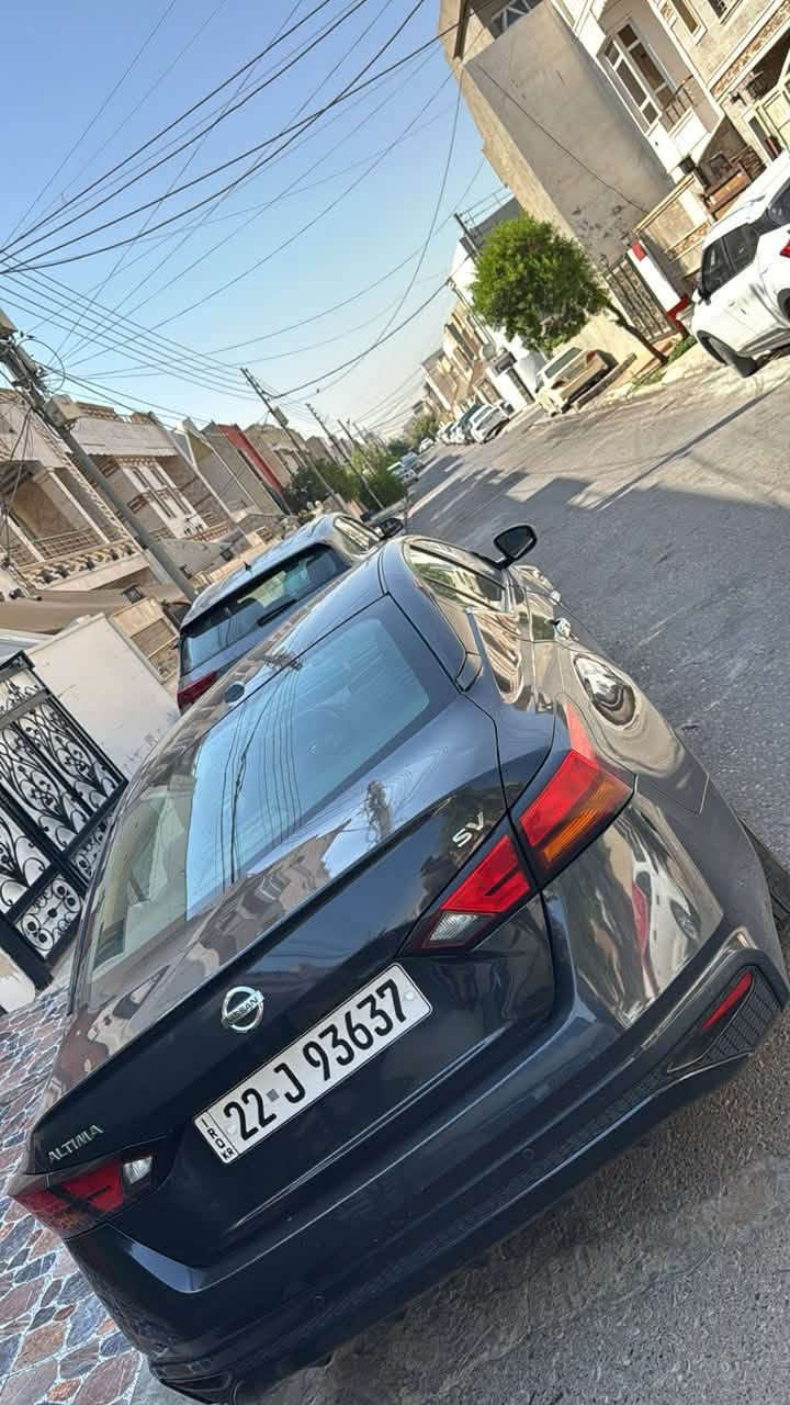 نيسان التيما ٢٠٢٢ سياره جديده و نضيفه حيل قطعه وحده جاملغ اليسار سعرها ١٣٥ بيها مجال بسيط تواصل ***********
