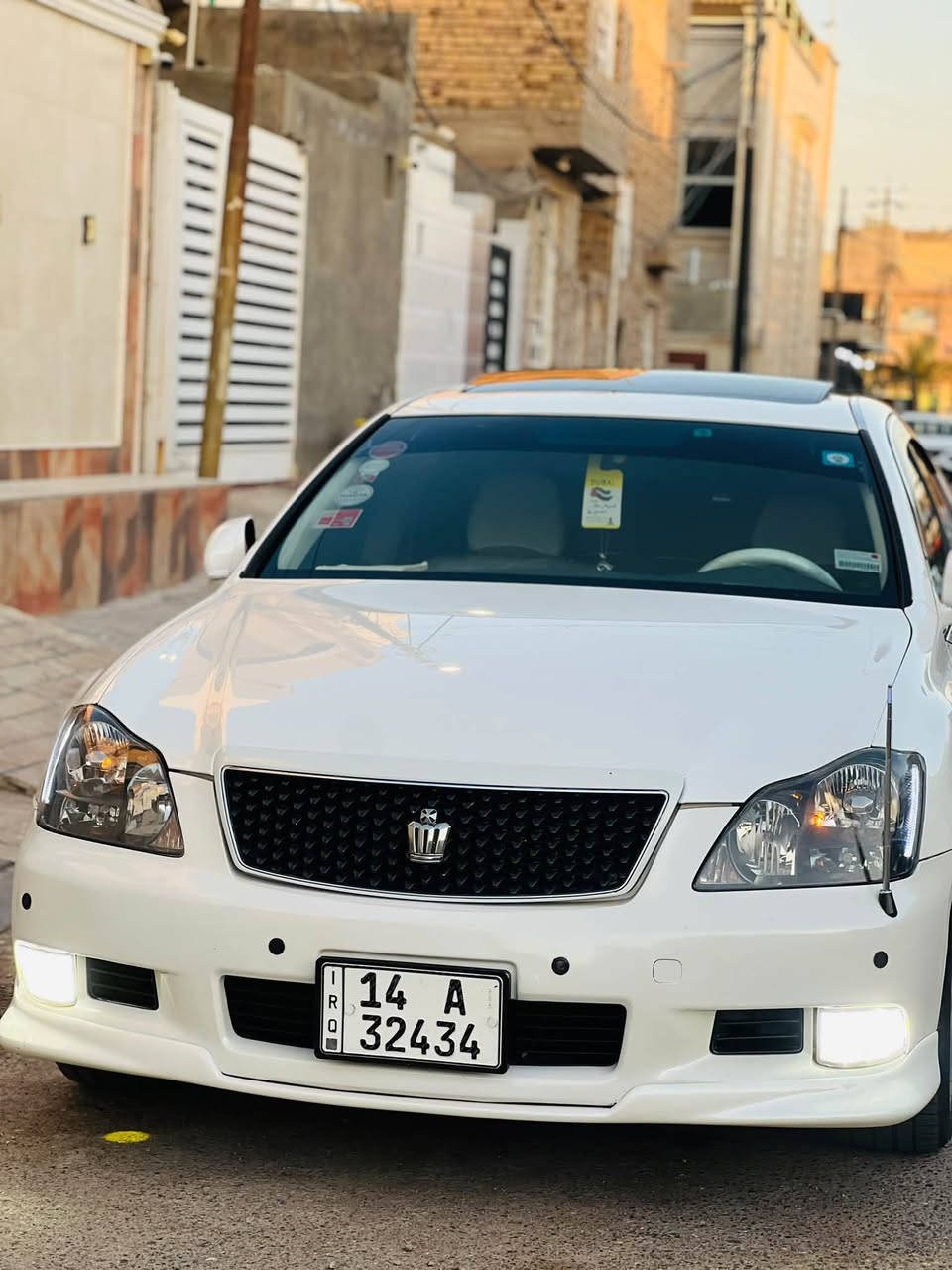 سلام عليكم من رخصت الادمن المحترم 🈲 شاهينه 🇯🇵Toyota Crown 🇯🇵 شاصي(182)) (( لون ابيضّ 🖱️ ))  للبيع 
موديل2004  محدثها2007 🇯🇵❗
رقم(( بصرة إنكليزي)) مشروع وطني باسمي مداور 
سيارة جديده 🇯🇵❗
       تحوير فوك وجوه بيت مديد
قرار48
❗❗ (( المواصفات )) 
1- 3 دكم 🈲 🇯🇵
2- فتحة سلايد روف 3 وضعيات 🈲
3- دواخل بيجي مطعم بصاج🈲  🈲
 5- لحايه يابان  🈲
6- لايت 5 قطع عدسه متحركه❗
7- سيدي عارض 6 اقراص + خزن ذاتي 🈲 باتري جديد🈲
ارايل امامي وخلفي 
سياره كفاله عامه
سياره جاهزه منّ كلشي 
العنوان النجف الأشرف حي المكرمه
رقم ***********

نص مكتوب في الصور:
- @26rz_