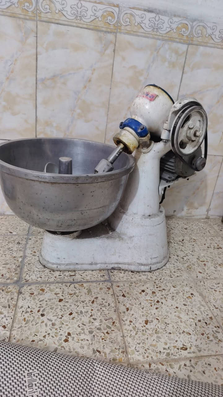 مطعم كامل • للبيع • سعر خاص
