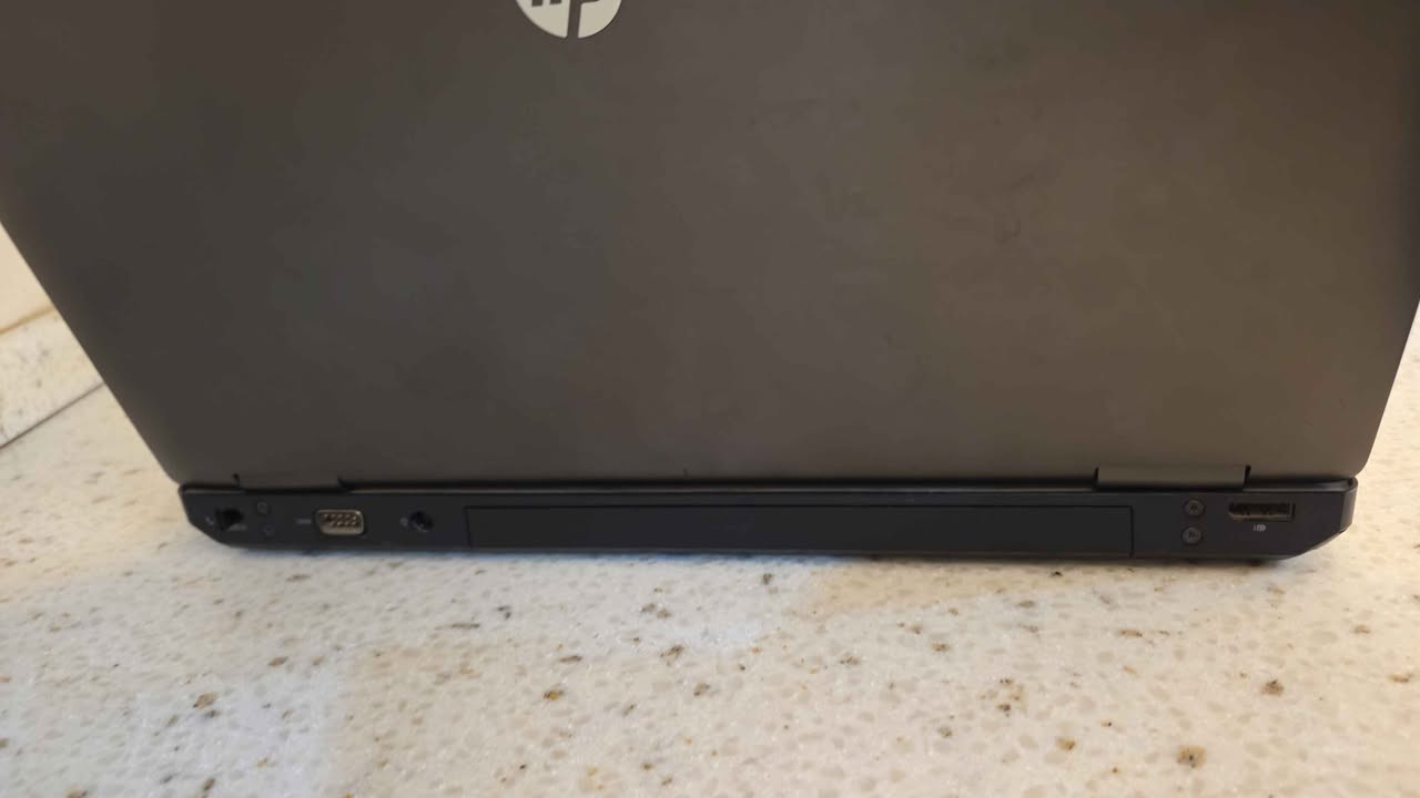 للبيع:
​نوع الموديل: HP ProBook 6570b
​المعالج (CPU): Intel® Core™ i5-3230M بسرعة 2.60 GHz
​جيل المعالج: الجيل الثالث (Third Generation) - (Ivy Bridge)
​ذاكرة الوصول العشوائي (RAM): 8.00 جيجابايت (DDR3)
​مساحة التخزين (Storage): قرص تخزين بسعة 238 جيجابايت (SSD)
​كرت الشاشة (GPU): Intel® HD Graphics 4000
رقم هاتف واتساب -*********** بغداد, العراق

نص مكتوب في الصور:
- حول تتم مراقبة الكمبيوتر وحمايته. راجع التفاصيل في أمن Windows الإعدادات المرتبطة تغيير مفتاح المنتج أو ترقية إصدار Windows قراءة شروط ترخيص برامج Microsoft إعدادات BitLocker إدارة الأجهزة سطح مكتب بعيد حماية النظام إعدادات النظام المتقدمة إعادة تسمية جهاز الكمبيوتر الشخصي (متقدم) الحصول على مساعدة تقديم تعليقات مساحة التخزين 238 GB 33 GB من 238 GB تم استخدام بطاقة الرسومات 32 MB Intel(R) HD Graphics 4000 المعالج Intel(R) Core(TM) i5-3230M CPU @ 2.60GHz 2.60 GHz ذاكرة RAM المثبتة ٨,٠٠ غيغابايت DDR3 DESKTOP-AD6JG0A HP ProBook 6570b مواصفات الجهاز اسم الجهاز المعالج ذاكرة RAM المثبتة بطاقة الرسومات مساحة التخزين معرف الجهاز