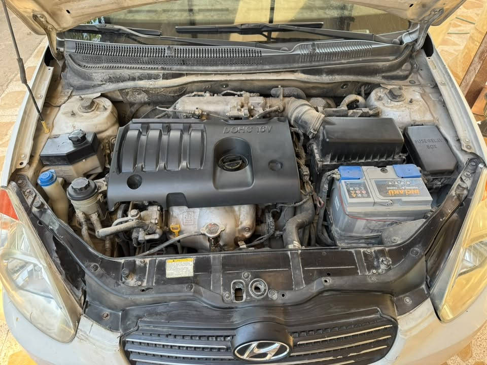 🚗 للبيع هيونداي أكسنت

🔹 اللون: أبيض
🔹 المحرك: DOHC 16V
🔹 السيارة وارد امريكي 
🔹 الموديل: 2010
🔹 الممشى: 76 ألف ميل
🔹 القير: أوتوماتيك
🔹 السيارة موجودة وجاهزة للفحص والمعاينة
🔹 الملاحظات ضررها بوند وجاملغ خلفي فقط بدون دواخل ولا شواصي شرط 
رقم نينوى مسطره سنويه وهزه جديده 
شرط التحويل
📍 الموقع: موصل حي الميثاق 
💰 السعر: 103 وبي مجال 
📞 للتواصل: ‭***********‬
