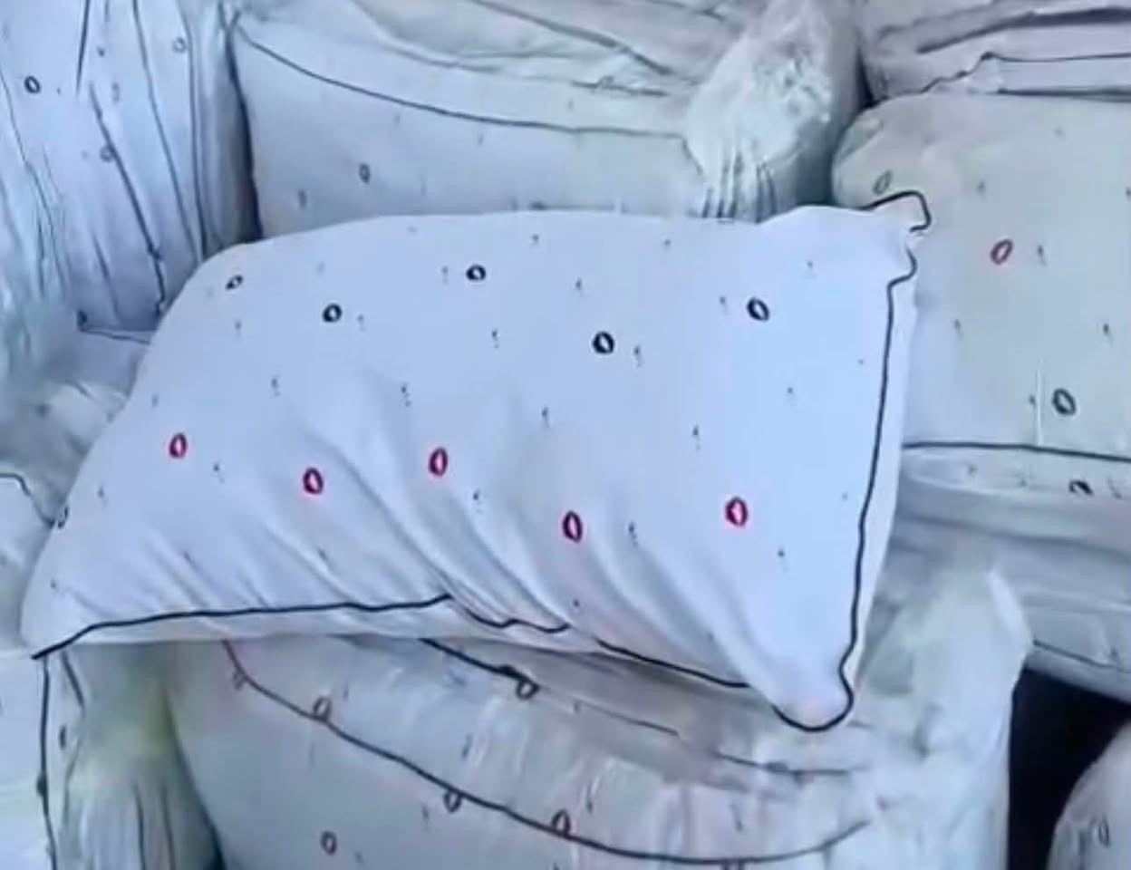 السلام عليكم
مخاد ديباج فندقية بسعر الجملة 🛏️
سعر القطعة 5الاف فقط‼️‼️
للحجز ***********
او التواصل على الخاص
