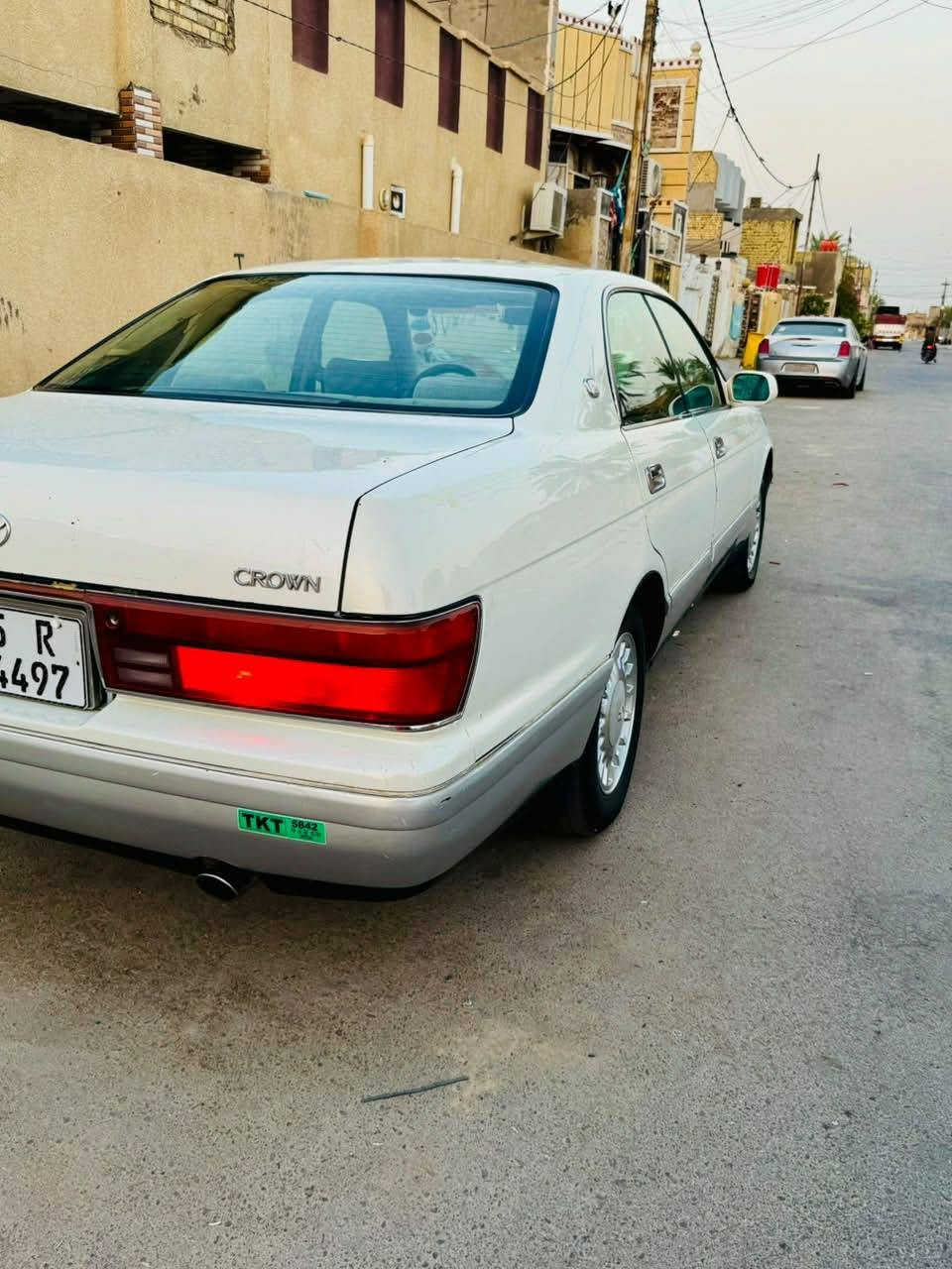 السلام عليكم بطه منفصل موديل 95 رقم انبار انكليزي سنويته لل30 تحويل ثاني يوم جام اخضر مكينه وكير ففتي حداديه تخم تاير تبريد شغال دواخل جديده كهربائيات كلهه شغال السياره جديده احلا من الصور قفله 58 الرقم *********** المكان واسط
