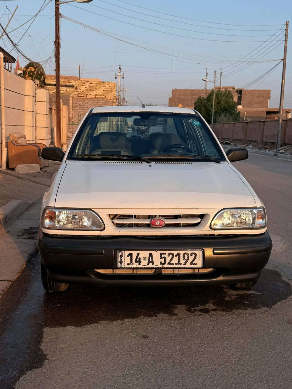 السلام عليكم سايبة موديل ٢٠ سيارة كلش نضيفة ومال بيت كير ومحرك جدد تخم تاير صار سبوع شديتة تبريد لكيتة لواشرات يابسة وطالع شرط يشتغل وحدادة جديدة دوشمة صندوك وداخل سيارة بالكامل سنوية نتهت بشهر ٣ وراعيهة متواصل ويا حتة اذا تريد وكال او مدوار هم حاضر  رقم جديد سعر ٤٨  اتصال ***********
