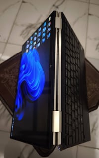 HP Spectre x360 • i7 الجيل العاشر • شاشة 4K لمس