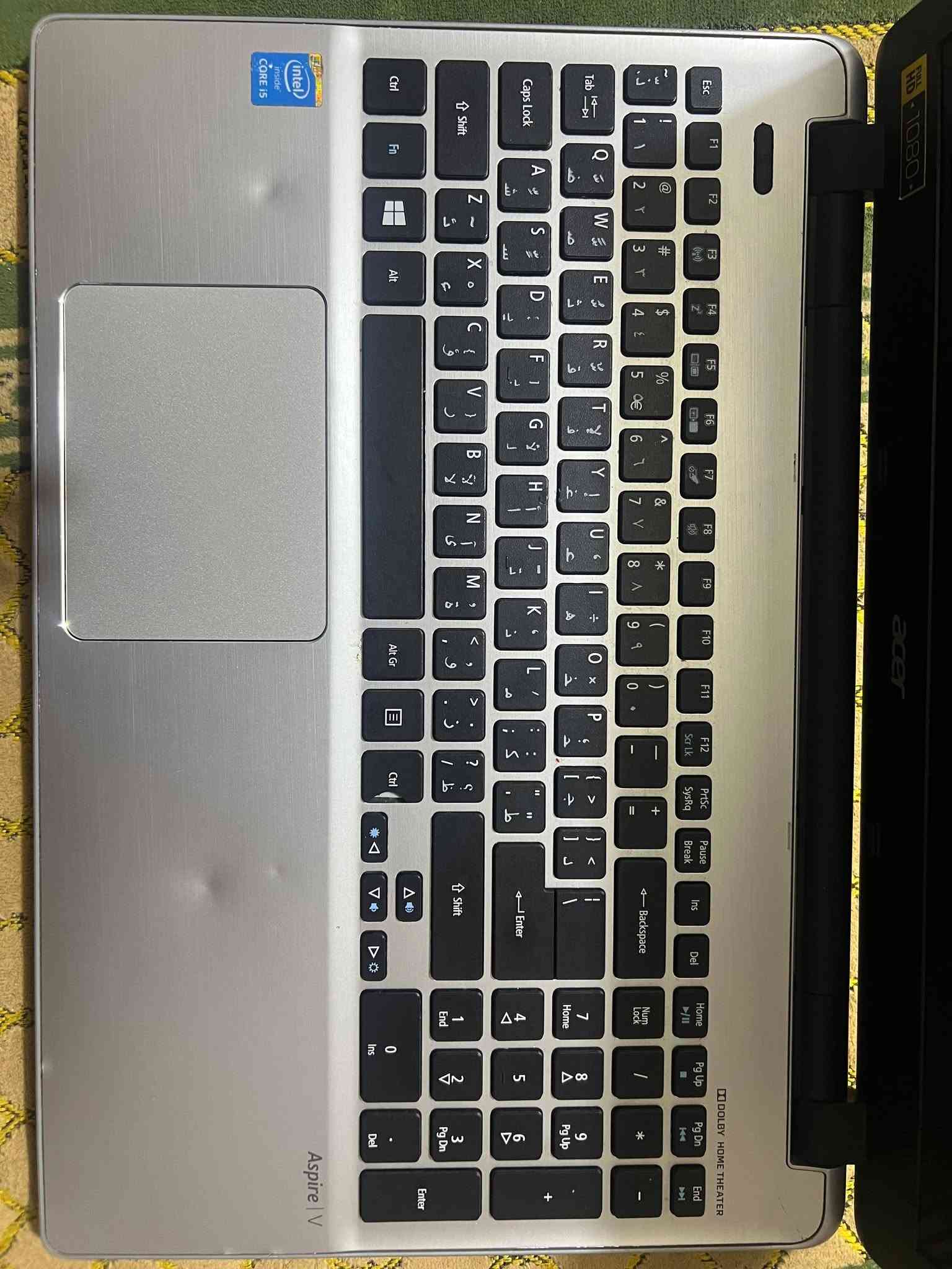 💻🔥 **للبيع لابتوب Acer Aspire V3-572** 🔥💻
📌 **المواصفات:**
✅ معالج Intel Core i5 جيل خامس
✅ رام 8GB
✅ هارد SSD سعة 256GB 🚀
✅ كرت شاشة Intel HD Graphics 5500
✅ مناسب للدراسة، التصفح، والأعمال اليومية

🔧 **ملاحظة:** الشاشة مبدّلة.

📱 لابتوب عملي بمواصفات مناسبة للاستخدام اليومي السعر 400الف بيه مجال بسيط 

📩 للاستفسار والتواصل، راسلني خاص.
العنوان البصره جمعيات 
***********
الجاد بالشراء حياه الله ❤️
