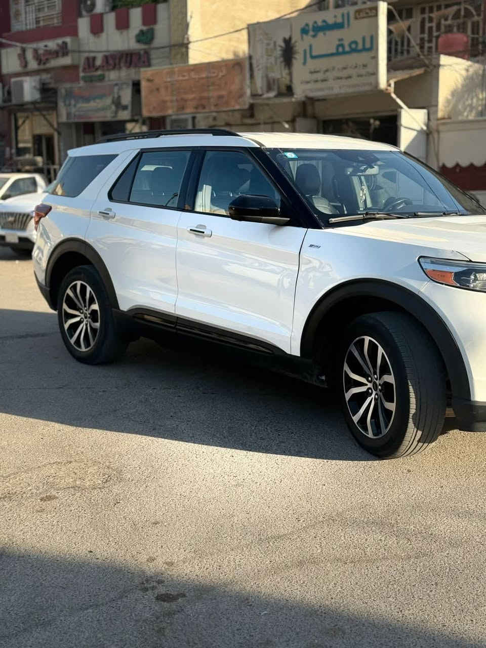 للبيع ( بدون صبغ السيارة )
فورد اكسبلورر 2023 st-line
مواصفات فول عدا بانوراما
رقم بغداد بأسمي تحويل ثاني يوم
صور السونار موجوده كل التفاصيل
التصليح ع ضمانتي والسياره كلش حلوه
رايدها ب 30 مليون دينار عراقي
وبيها مجال للشراي خل يتصل : ***********
