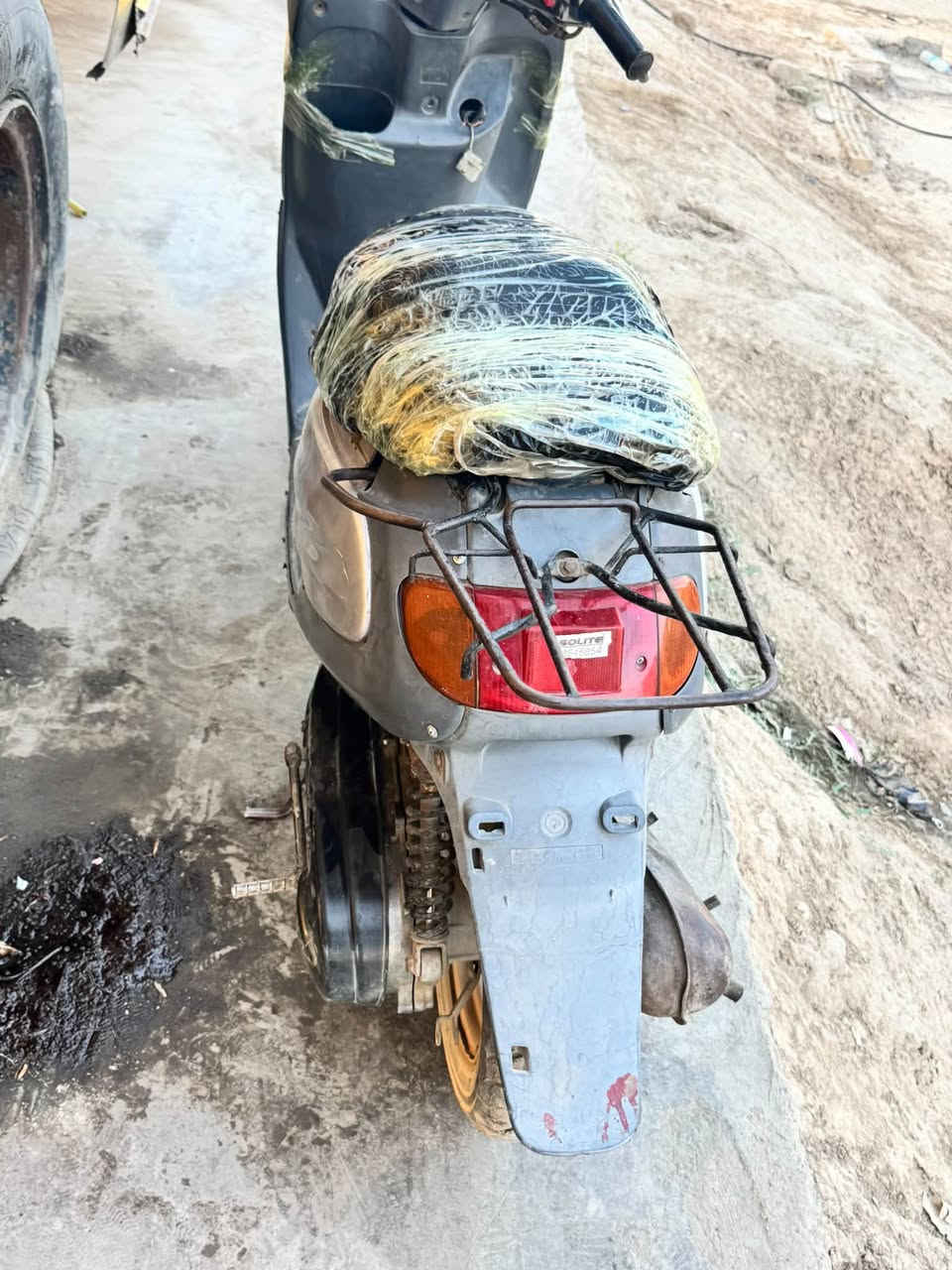 سلام عليكم دراجه بطه البيع دراجه خير من الله محرك جديد كامله بس طبيت بطسه وطفت ابيع كوم حديد ماعرف شبيهه طفت وعفته كفرات جدد تايرات جدد ابيعه عل120وبيه مجال حك الجيه واني بل خدمه عنواني بغداد المدائن سلمان باك قرب البوابه رقمي ***********

