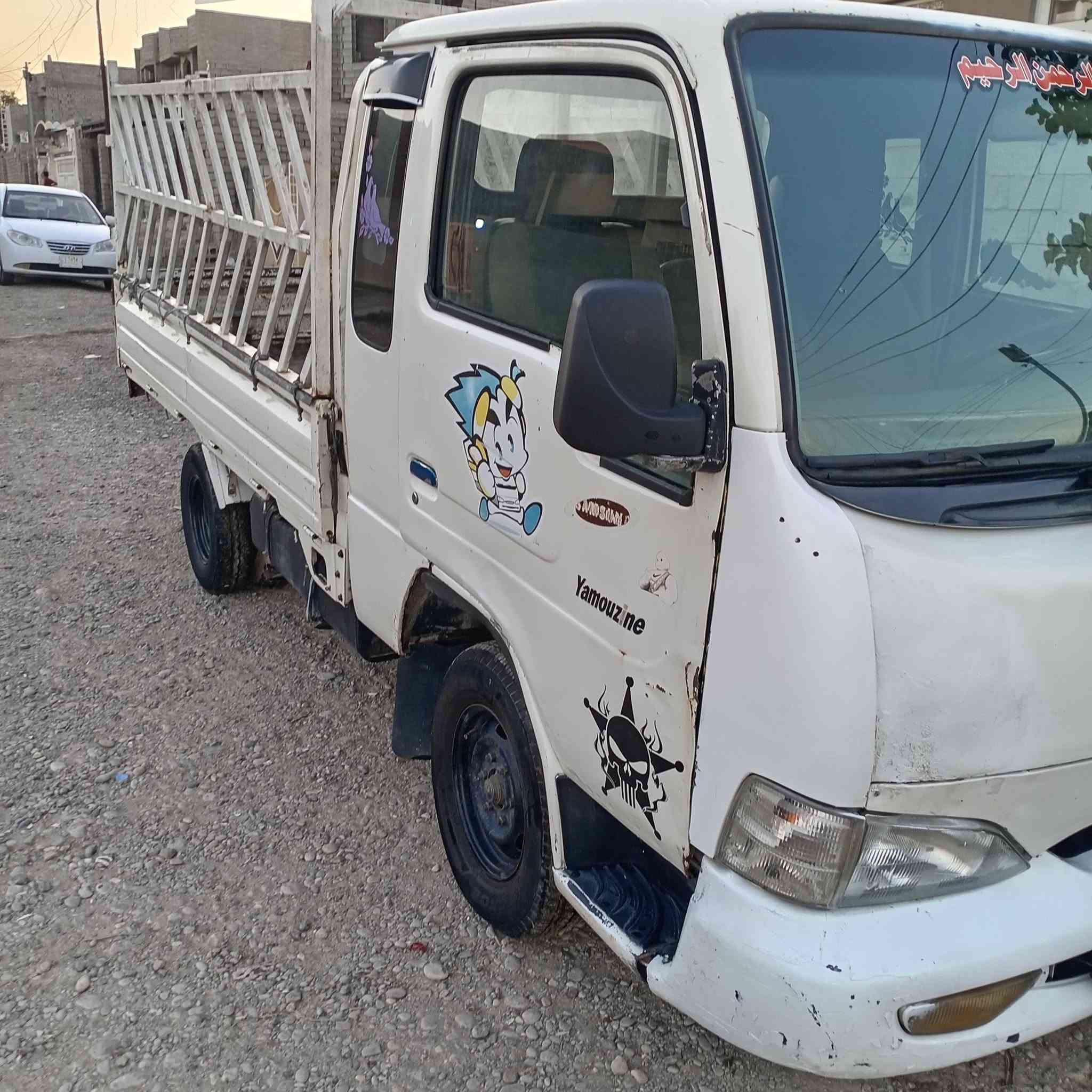 ألسلام عليكم...كيا سامسونك للبيع موديل ٢٠٠٠ رقم دولي سنويه نافذه لغاية نهاية  ٢٠٢٨  محرك كير شاصي كهربائيات حداديه تخم تاير كلها تمام السعر ٤٢ ورقه وبيها مجال للشراي العنوان تكريت القادسيه رقم الهاتف ***********
