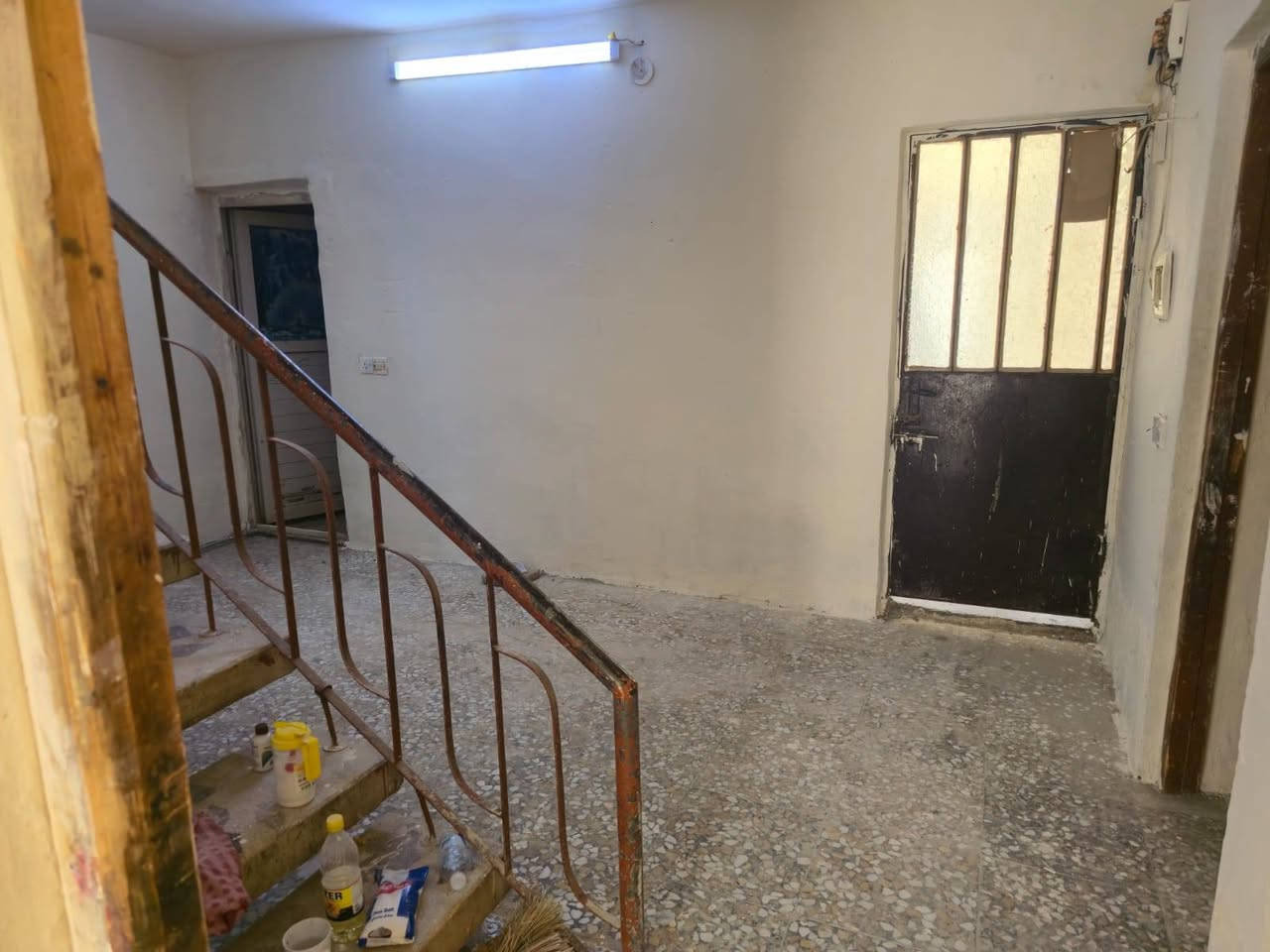 بيت ومشتمل بالحسينيه للبيع
طابو صرف
مساحه ١٥٠ 
مكان بال٥٠٠٠ 
طباق واحد 
بيت ومشتمل ٥ غرف 
مطبخ ٢ 
حمامين
كراج 
للتواصل على الرقم 
ملاحظه ما اقبل اقساط او على المصرف ***********
