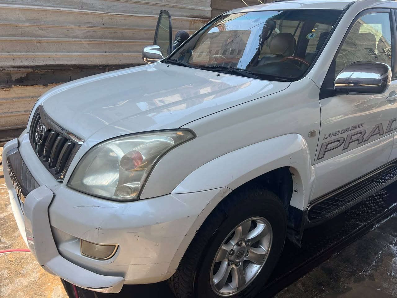 السلام عليكم سياره برادو للبيع 2009VX
السياره فول مواصفات ومعروفه VX سياره مكفوله من ضربه وصبغ على وضع الشركه تخم تاير جديد اصلي ياباني صدر جديد ضمان شركة السياره مكينه مجفتة السعر 168وبيه مجال 
الهاتف ‏‪***********‬‏
