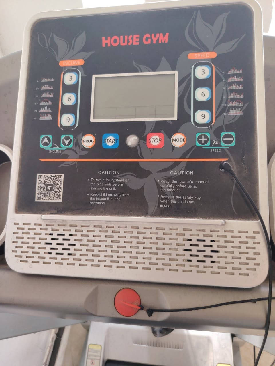 جهاز جري house gym للبيع كلش نظيف مابي اي مشكله يتحمل 150 كيلو ماطور جبلي ماطور رجاج خواصر جهاز قياس نبض القلب حماية من السقوط السعر 250 الف المكان الدوره ***********
