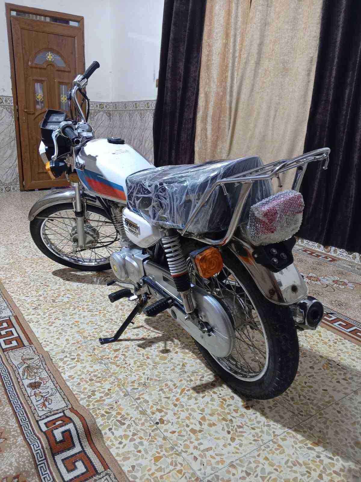 سلام عليكم دراجه البيع اربعه كير موديل 25دراجه حلوه كهربايات شغاله مكينه مكفوله أوراق سكنر كربلاء الاسكان العسكري السعر 650 -وبيه مجال ***********
