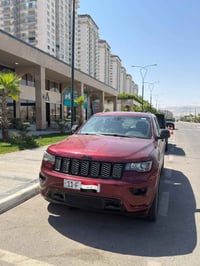 جراند شيروكي بلاك توب • ٢٠١٩ • حادث صبغ نص بنيد