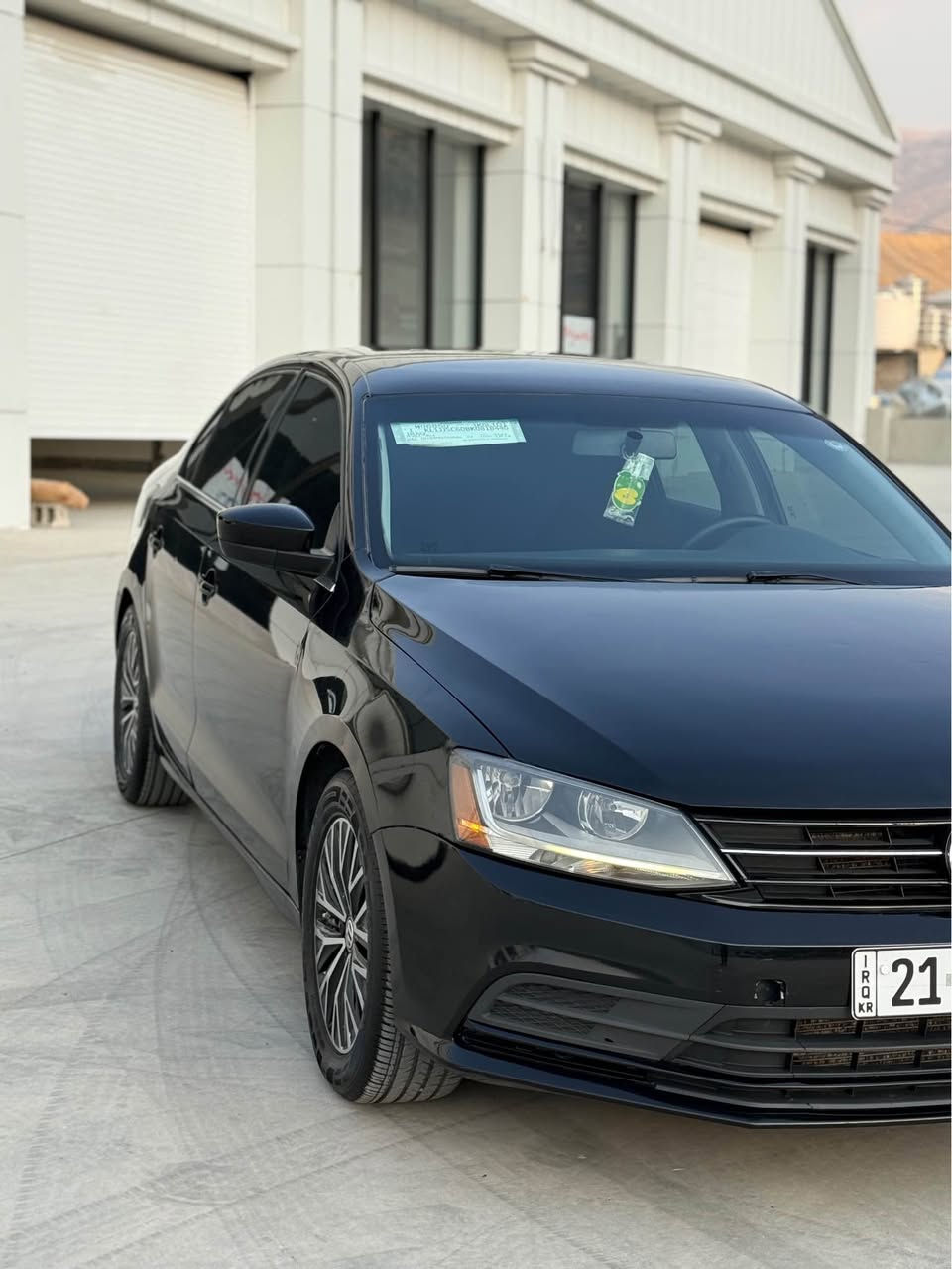 Volkswagen Jetta 2017 S
گئر ئؤتؤماتيك
مەکینەی نەکراوەتەوە
گئر و مەكينةى به شەرت
ماوەی رۆیشتن ٩٩ مایل
دوو پارچەی بۆیاخە بۆنیت و چاملاخ
جەمپەکی خەفیفی پێشی هەیە
یەک پەلەی ساردی هەیە
ئیرباگ سوکان و شان تەقیە دەشبول نەتەقیە
رادێتەر و حەماوەی بە شەرتە
بێ مەسرەفە
نرخ ١٠٣ و مەجالەکی زۆر کەم
ژمارە مۆبایل ***********
تکایە مشتەری تێل بکە جوابی نامە نادرێتەوە سوران, أربيل
