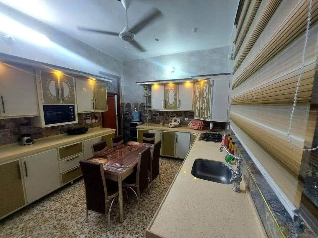 قرب مجمع الفيروز • ١٥٠م • ٣ غرف