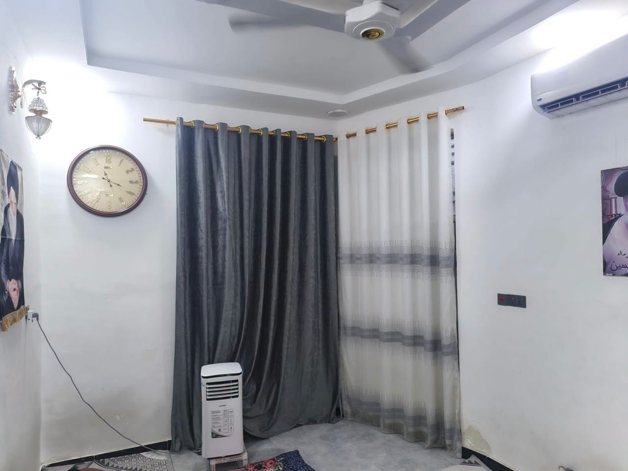 🏠 دار للبيع
📏 المساحة 100 متر

📍 العنوان حي الغدير، قرب مستشفى اللبناني، مقابل بيوت السياسين

▪️ طابق واحد يتكون من :
🛏️ غرفة نوم
🛋️ صالة
🪟 أستقبال 
🍽️ مطبخ
⛅ منور
🛁 مجموعة صحية داخلية وخارجية 
▫️ طارمة

🧱 كونكريت، بناء حديث

🔸 الواجهة 5، النزال 20

📄 رقم معاملة كاملة، واصل للتقييم، ع مادة 20

💰 السعر خاص أو الأتصال ع الرقم 

📞 ***********
