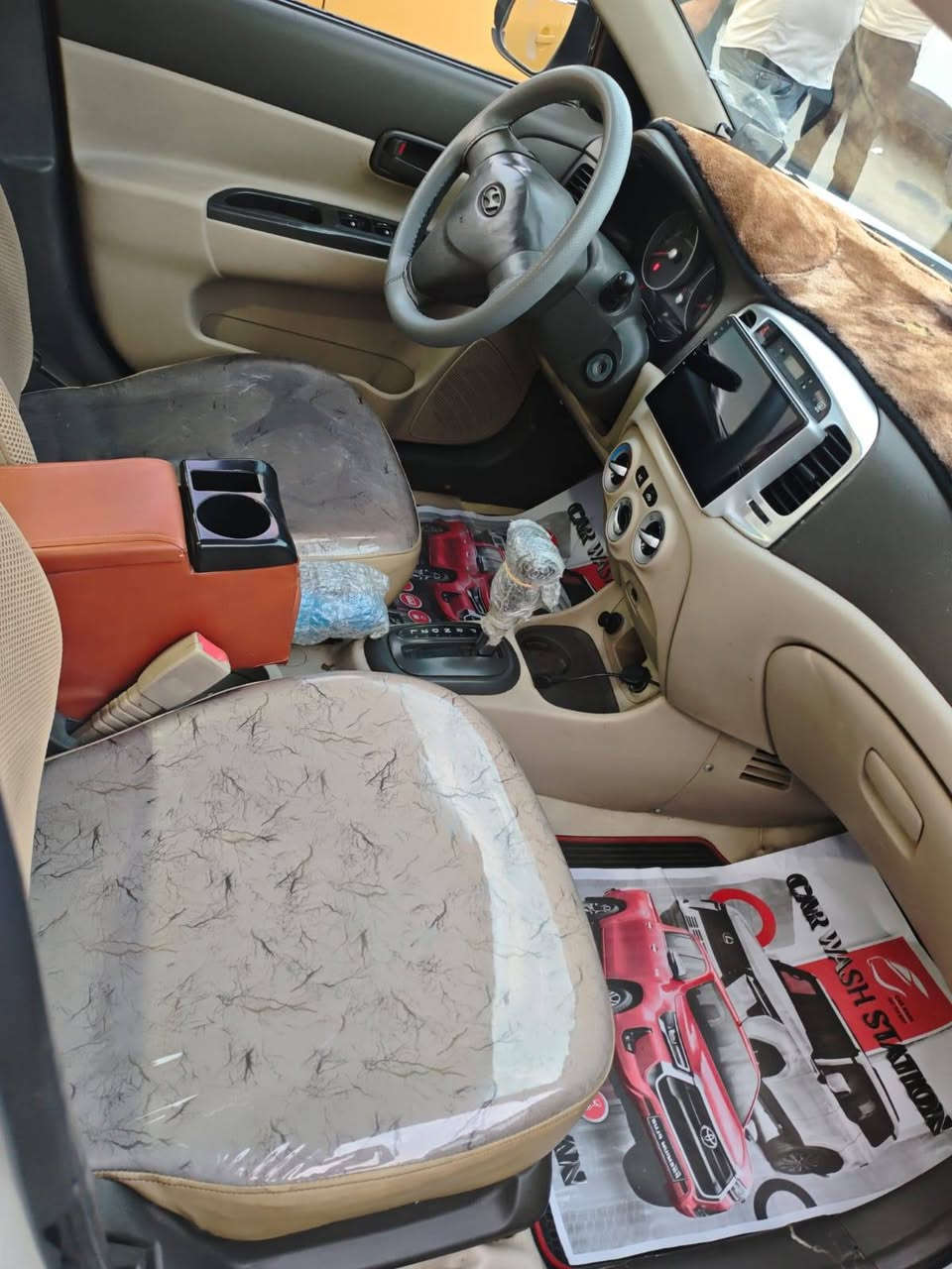 *********** ملاحضة مكلف بنشر اي استفسار اتصل ع رقم سلام عليكم هونداي اكسنت 2010 خليجي رقم اربيل بسم كردي مداور أو وكالة سيارة جديدة واحلة من صور محرك ١٦٠٠ اصل جديد 
تبريد ثلج منضومة جديدة تخم تاير اصلي كوري ستوني شادة حدادية جديدة امامي خلفي لايت زنون عالي ناصي كشاف زنون فتحة سقف محرك ١٦٠٠ اصل مو تحوير اشاير بل مري السيارة كفالة من ضربة
بيه قطعتين صبغ بدون دواخل 
السعر ٨٥ وبيه مجال وترهم مراوس 
تحياتي للجميع النجف, العراق
