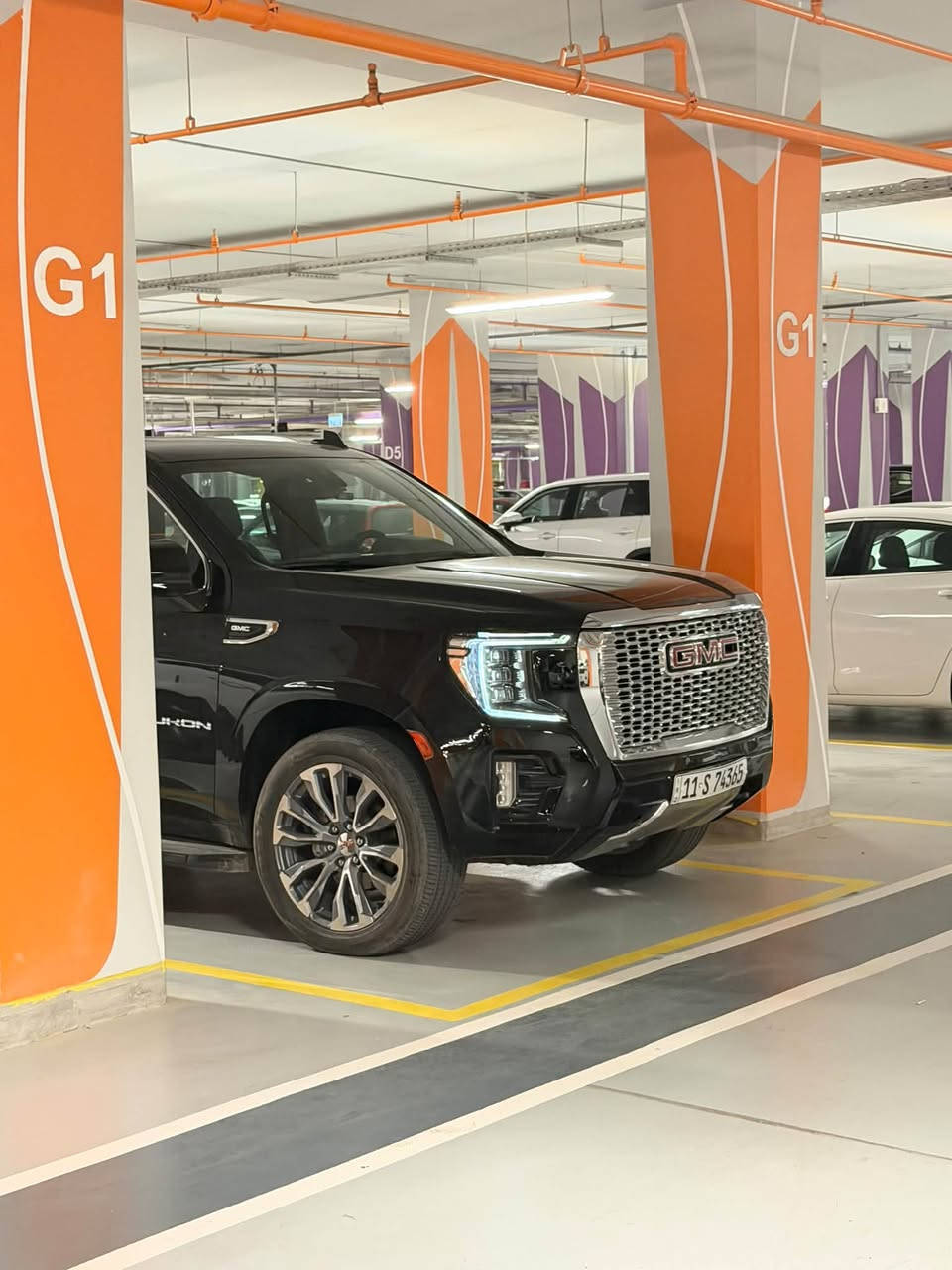 السلام عليكم يوكن SLE
رقم بغداد موديل 2022
مغلفة ppf 
السعر 430
خليجي ماشية 73 الف كيلومتر
المحرك V8 5.3L
كير بيانو
مفتاح التشغيل بصمة
تشغيل عن بعد
فتح الصندوق كهرباء مع خاصية القدم
هاند بريك كهرباء
دشبول دجتال 
شاشة كبيره
كاميرا دوارة
حساسات
لايت زينون + LED
كشافات زينون
بك لايت LED
شفتات مقود
مثبت سرعة
المقاعد مخمل +. مغلفه جلد
حركة المقاعد الأمامية كهرباء
المرآة الوسطية اوتو دم
تحكم بالتبريد الخلفي منفصل
ثلاجة
رادار 
نظام نزول منحدرات
نظام تحديد المسار
نظام مانع الانزلاق
حساسات اطارات
أوضاع القيادة
Bluetooth/USB /T YPCE
مخرج منفذ الطاقة
حاملات الأكواب 8
مشدو عليها ويل دينالي 
شباك دينالي 
مكاني بغداد الدورة 
***********
