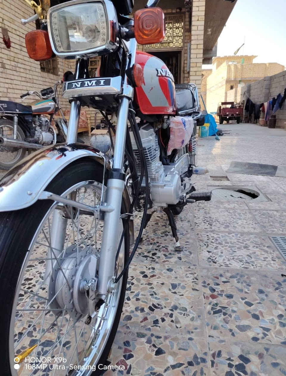 يراني البيع وراق سكنر دراجه مو تعمير بلاد مكينه مفتوحه
سعر 750بيه مجال مكان ميسان رقم ***********
