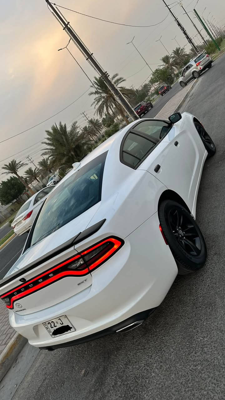 دودج جارجر • ٢٠١٧ • ٧٢٠٠٠ ميل