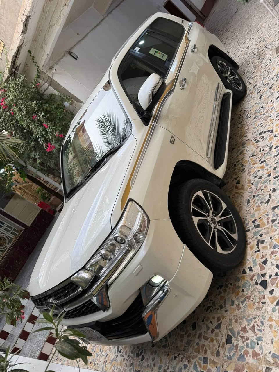 لاندكروز VX-S 2017 اوربي گاز  ماشيه 130KM  فول مواصفات مكفوله كفاله عامه لاصبغ ولا ضربه ولا بارد بس قبل أسبوع صار بيها بي دي آر صبعين سحب الفحص موجود بالصور تبريد ثلج  مكينه خليجيه جاهزه من كلشي تبريد تدفئة كشنات + ستيرن 5 كاميرات رادارات حساسات معروفه مواصفات VX-S مكاني البصرة *********** السعر 420 بيع او مراوس

