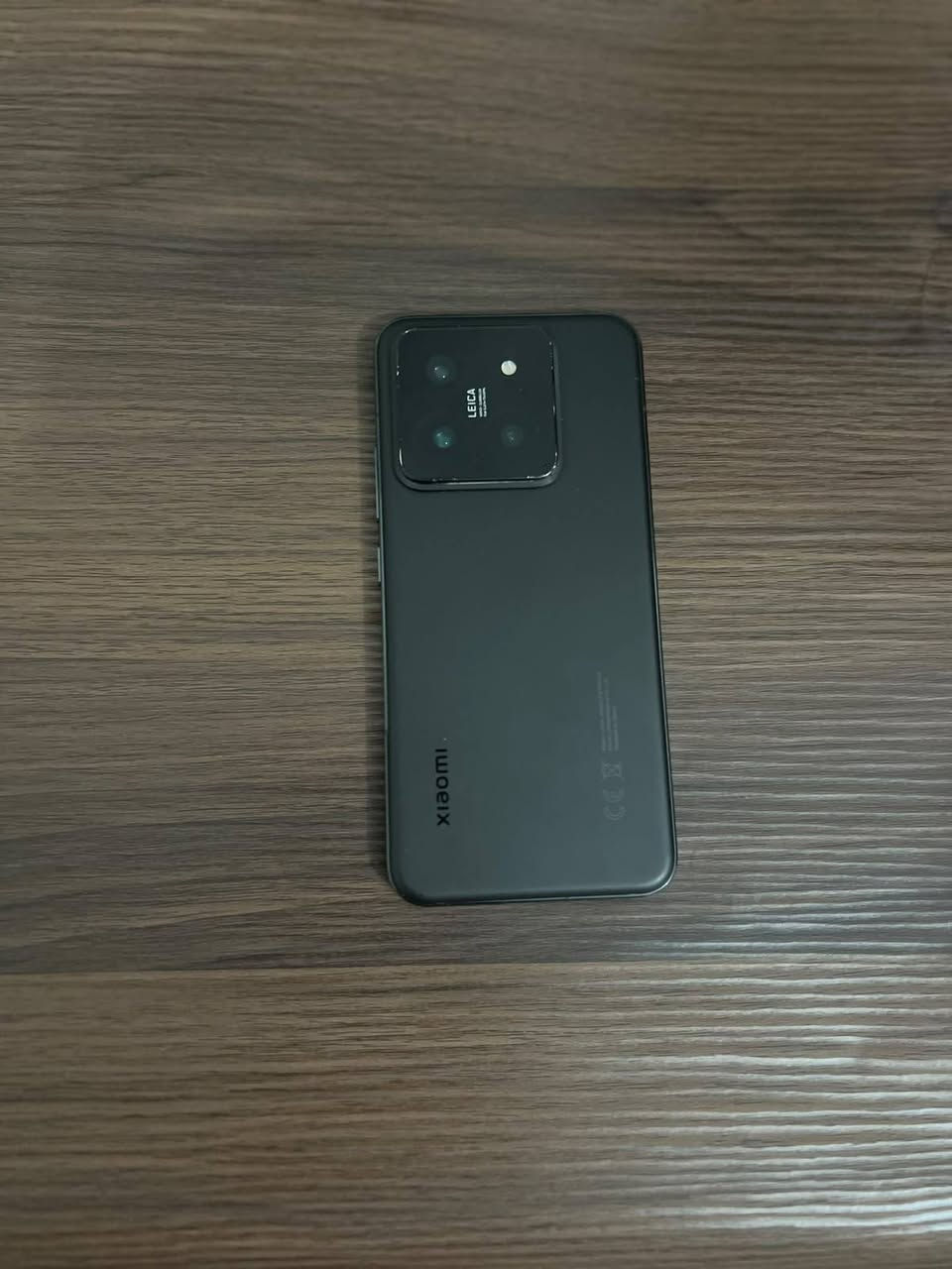 Xiaomi 14 — النسخة العالمية
شاشة AMOLED بحجم 6.36" وتردد 120Hz
معالج Snapdragon 8 Gen 3 لأداء فلاگشب قوي
ذاكرة 16GB RAM + 512GB تخزين
كاميرات Leica احترافية
بطارية 4610mAh مع شحن سريع 90W
مقاومة للماء والغبار IP68
نسخة عالمية تدعم خدمات Google
نسبة النضافة 95 بالمية شاشه زلق ما بيها 
أداة الجهاز فولل .  جهاز ما داخل صيانه 
السعر 540 وبيه مجال .
المكان صلاح الدين بلد يتوفر توصيل 
ملحقات كارتون وشاحن الاصلي و حافظة.
للاستفسار واتساب ***********
