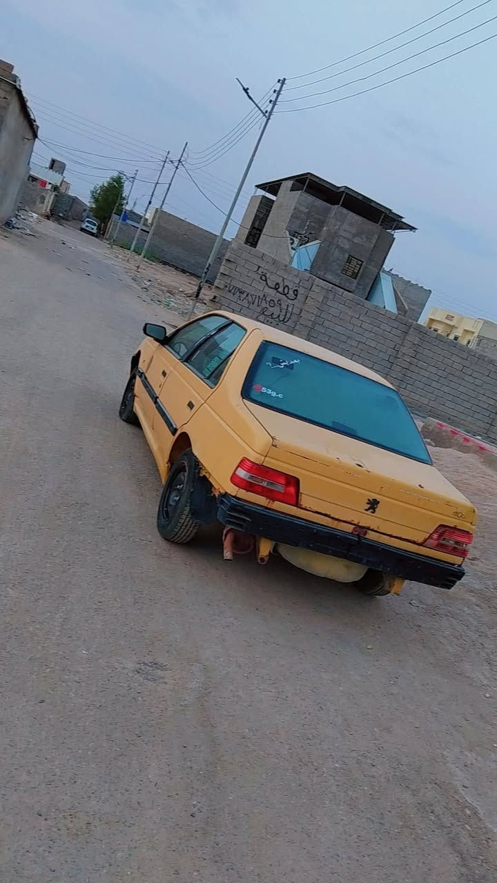 السلام عليكم 
بيجو 405
مديل 2014
كير مكينه جدد ستوه شديتهن
دينمو سلف جديد 
حداديه جديده 
السياره بسم صديقي 
السنويه قبل شهر انتهت 
هيئه وغرمات عليهن 90 الف فقط
السياره لا ضربه ولا معجون 
التبريد شغال 
تخم تاير جديد ستوه شديتهن 
وزوج مرايات جدد ابو الشاره
السعر 20 ورقه وبي مجال
مكاني البصره ابو الخصيب 
رقم تليفوني ***********
