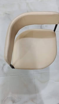 ميز مع ٤ كراسي • بيجي • الحدباء الموصل