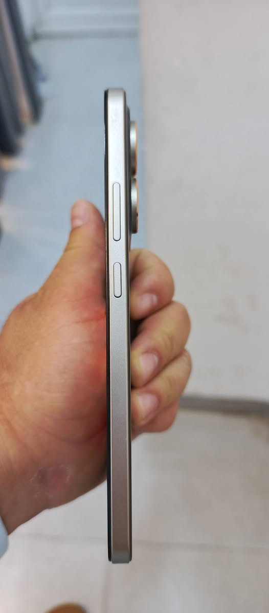 ريلمي15/ 5Gالذاكره 512استخدام قليل نضيف حيل السعر470اوبي مجال للتواصل ***********
