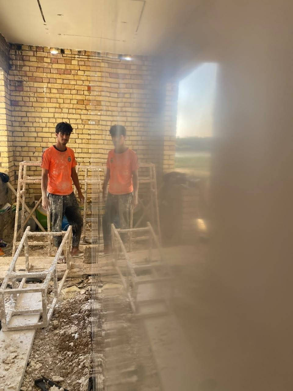 ‏@كادر من 4خلفات عمل جص فني الابيض مال موصل وجص وبورك مبيت بنفس الموقع وشغل هندسي ومن الله التوفيق
***********
***********
***********
