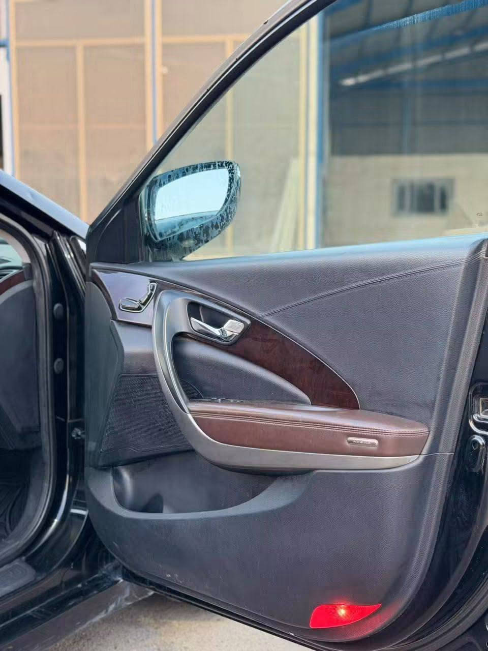 سلام عليكم.    مكلف بل نشر.  هاي سياره مال بيت عارضيه لبيع

سوناتا ازيرا 2014.  محرك 2400 دوش.  حجم 4 سلندر. مكفول

ماشيه 92K  سياره مواصفات لمتيدد فول فول خليجيه باسمي 

رقم اربيل جديد هزه صاعده جديده. مكاني بغداد الرصافه 

السياره بدون صبغ. قبل سبوع سويت سونار.  بنيد مفتوح. 

***********.       اخوان السعر 98 ورقه امانت عنده بناء.
