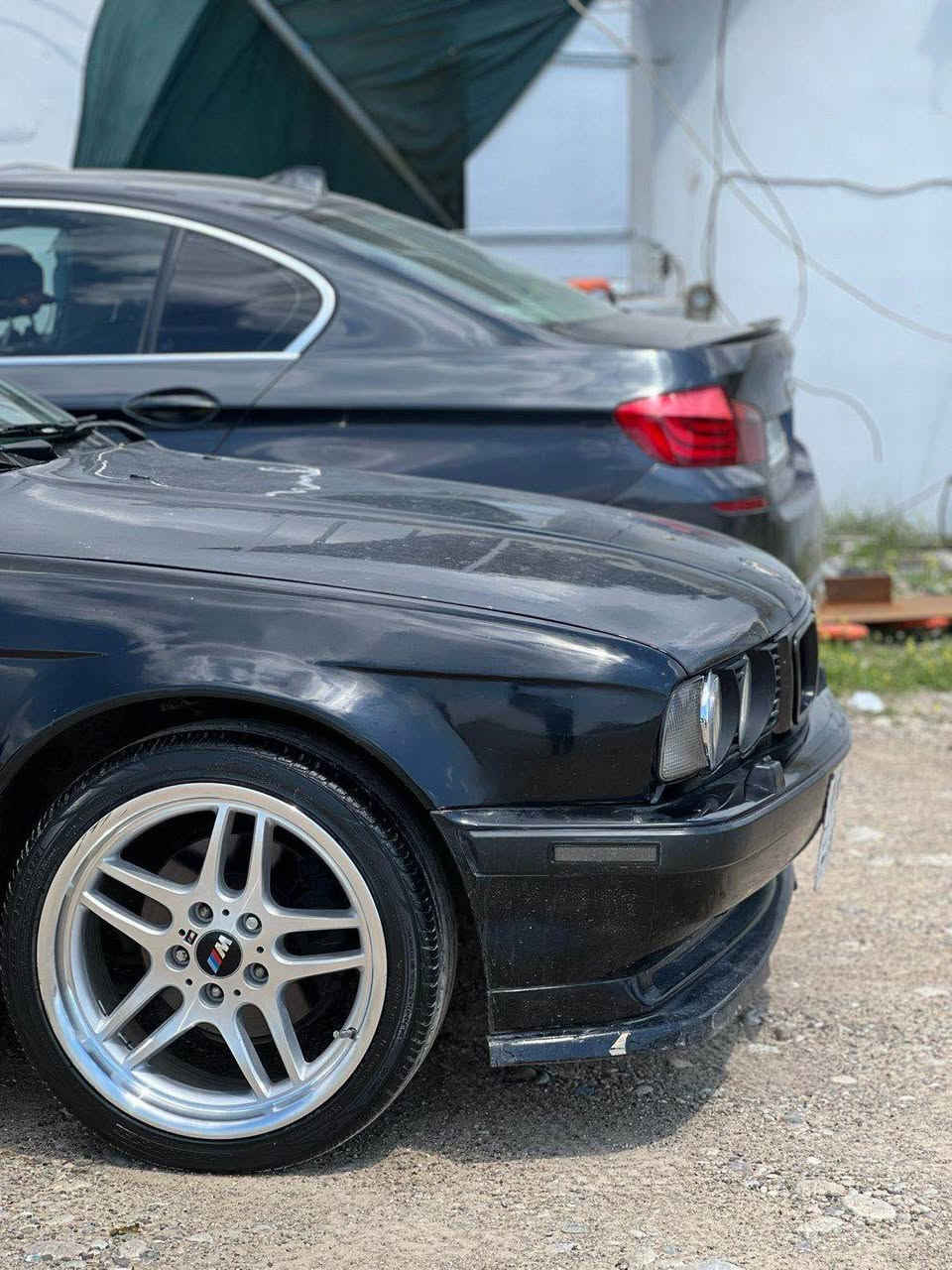 فرۆشتنی خێرا ٣٧ گەڵا😱  Bmw 1990 /520i البيع السريع 37 ورقة😱 BMW 1990 / 520i هەتا بڵئی پاکو جوانە سەیارەکە هین دەست خۆمە  ماڵی دۆستە  چوار جام کارەبا  تەبرید ناو رەساسی کوشن جلدە بەس بەرگی پێوەیە سەیارەکە لێدراوی نییە   تاقمئ ویل و تایەی m لۆکی لەژئرە  سعری ٣٧ گەڵاو مەجاڵێکی برایانە ژ.م /***********
