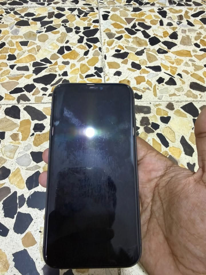 ايفون ١١عادي بطاريه٨٠ نضافه ١٠٠/٨٠دبل خط ذكره ١٢٨ موبايل مكفول وتر كلشي مابدل بيه سعر٢٧٠وبيه مجال مراسله على رقم ***********
