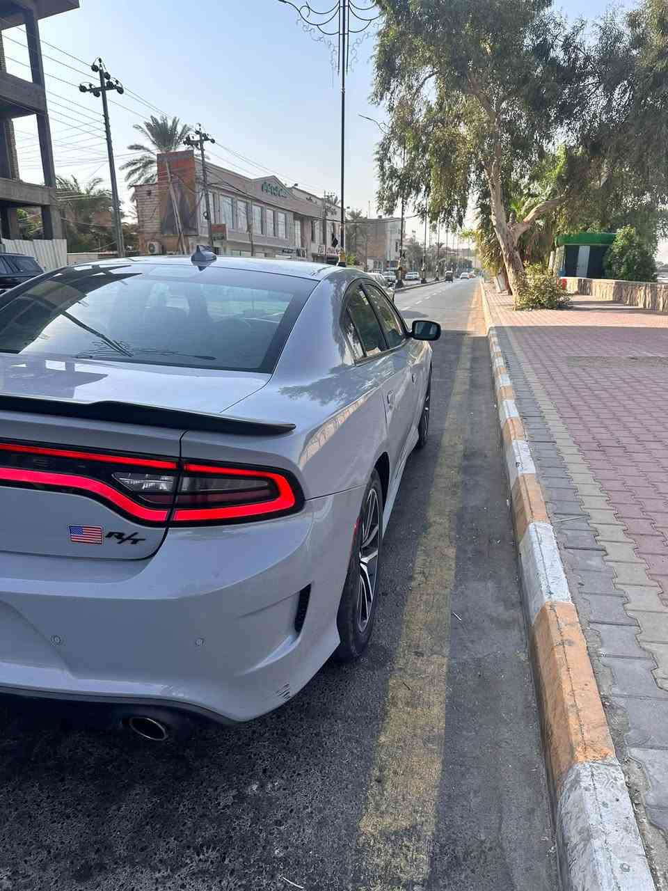 جارجر سوبر تراك محرك 5700 موديل 22 اصل بسمي  رقم بغداد. فول عده الفتحه ماشيه 31 الف سياره جاهزه من كلشي حادثه جاملغ وبنيد وبيه فخذه صفحه السايق مبدله وبيه صبغ بيبان صفحه ثانيه سعره تصال ***********

نص مكتوب في الصور:
- 37°C