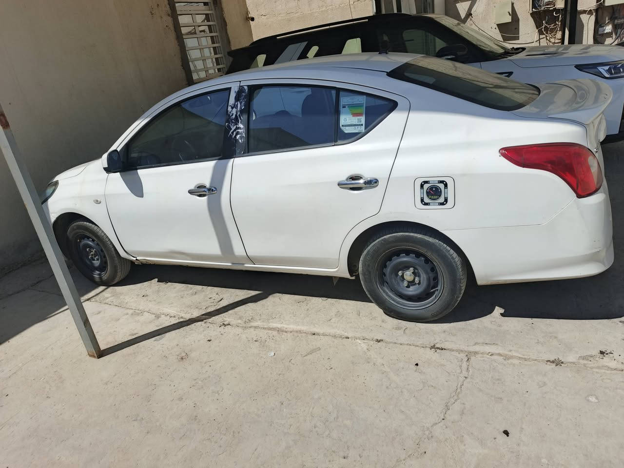 يابه السلام عليكم
جبنالكم محبوب الجماهير الاصيله بلشارع نيسان سني هندي الموديل المرغوب 2020 البليته الزركه سياره بدون تبديل وبدون صبغ وبدون حار وبدون بارد بيها طخطخات بسيطه بس مو بلقماره
 كير ومكينه برغي ممفتوح بيهن
تبريد يخبل
 زوج تايرات جديد فيت بم جديد باتري جديد 
سنويه وهزه ورقم جديد رقم بغداد مابيها اي مخالفات 

المواصفات
1ـ تحكمات استيرن
2ـ شاشه
3ـ حساسات خلفيه
ميحتاج اشرح مواصفات السني البقيه معروفه 
سيارة استخدام شخصي
ماشيه 95 
وبسعر 103 وبيها مجال. 
مكانها بغداد والرقم: ***********
عجبتك السياره تشلع اعيوني ماعجبتك اترحم الوالديه واعبر المنشور ومني جزيل الشكر♥
