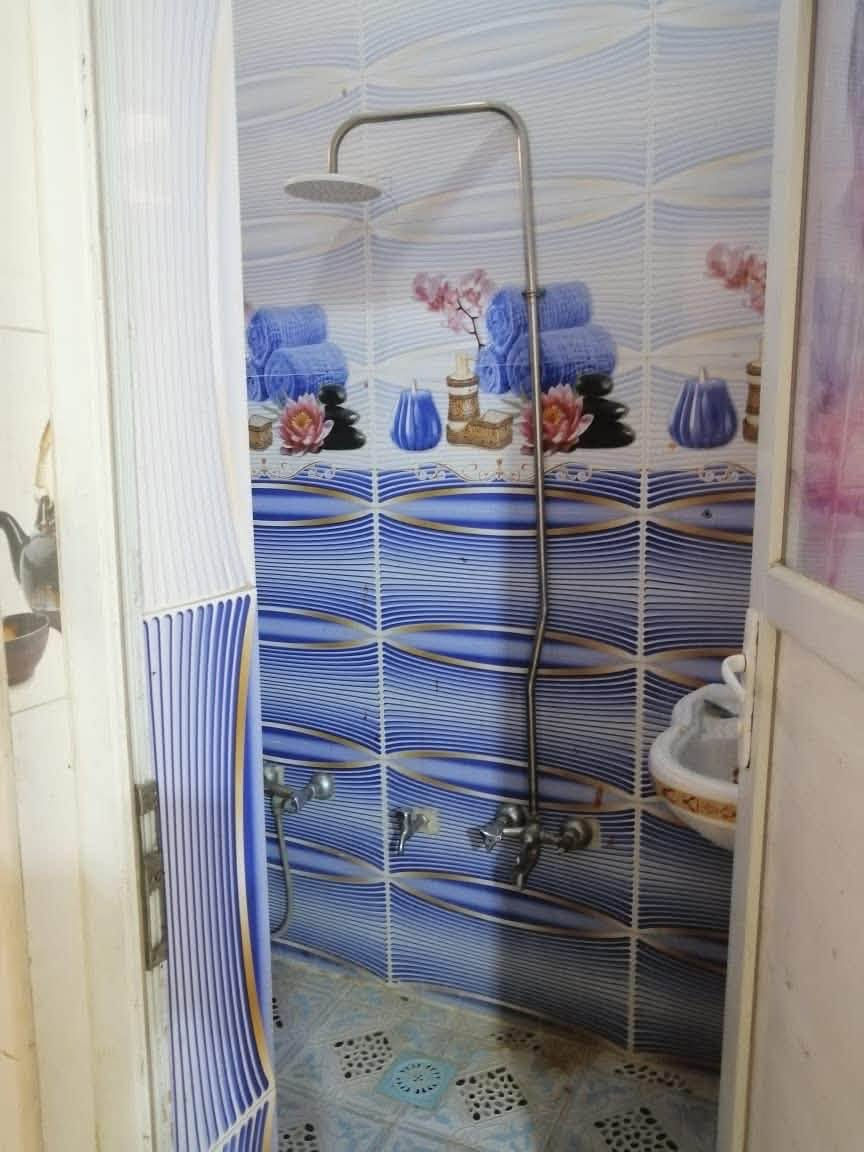 دار للايجار المساحه ٥٠ متر طابق واحد فقط نظيف البيت اريده لعائله صغيره ايجاره250المكان شارع ابو طالب بفرع الحسينه قرب اسواق اللولوه للاستفسار ***********
