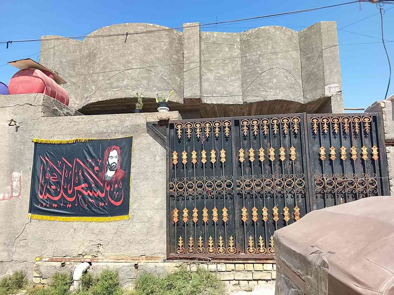 سلام عليكم بيت لبيع 150 متر صب مسلح بحي طارق شارع لمدارس بلاخيرر ركن عل لشارع  لاستفسارع عل لرقم اني مكلف بلنشر ***********

