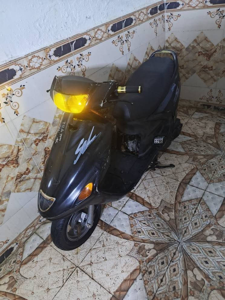 دراجه فراشه للبيع مكينه ناعمه توها مجفته صارلها 3 ايام بعدهي ع سحك  وكلج خلفي جديد  كلها شغاله سلف هندر اشاير لايتات  هورن  سعر 275 بيه مجال مكان بصره حيانيه اول لاين  *********** البصرة, العراق
